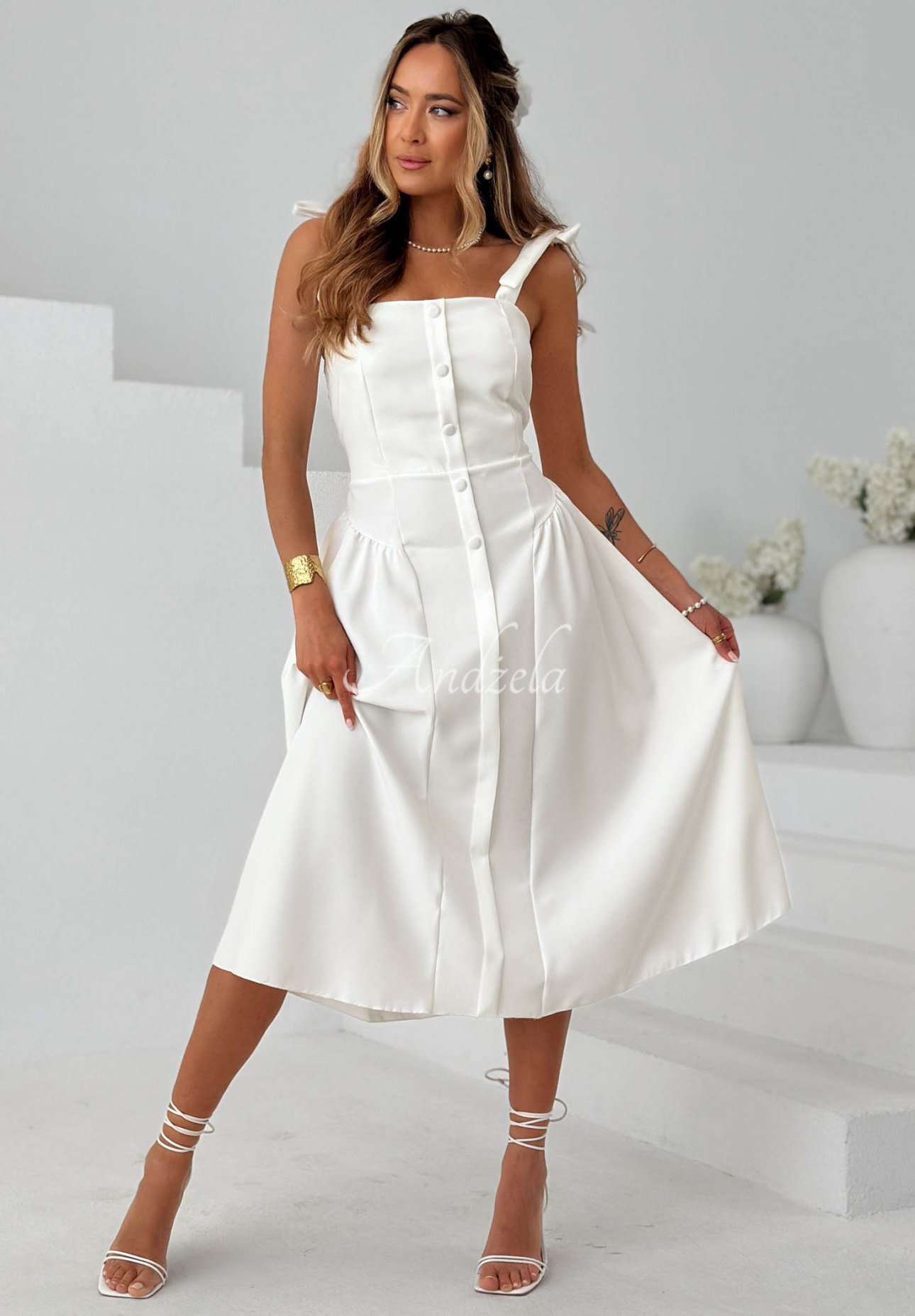 Midi šaty na vázaná ramínka Sunset Aura Bílá