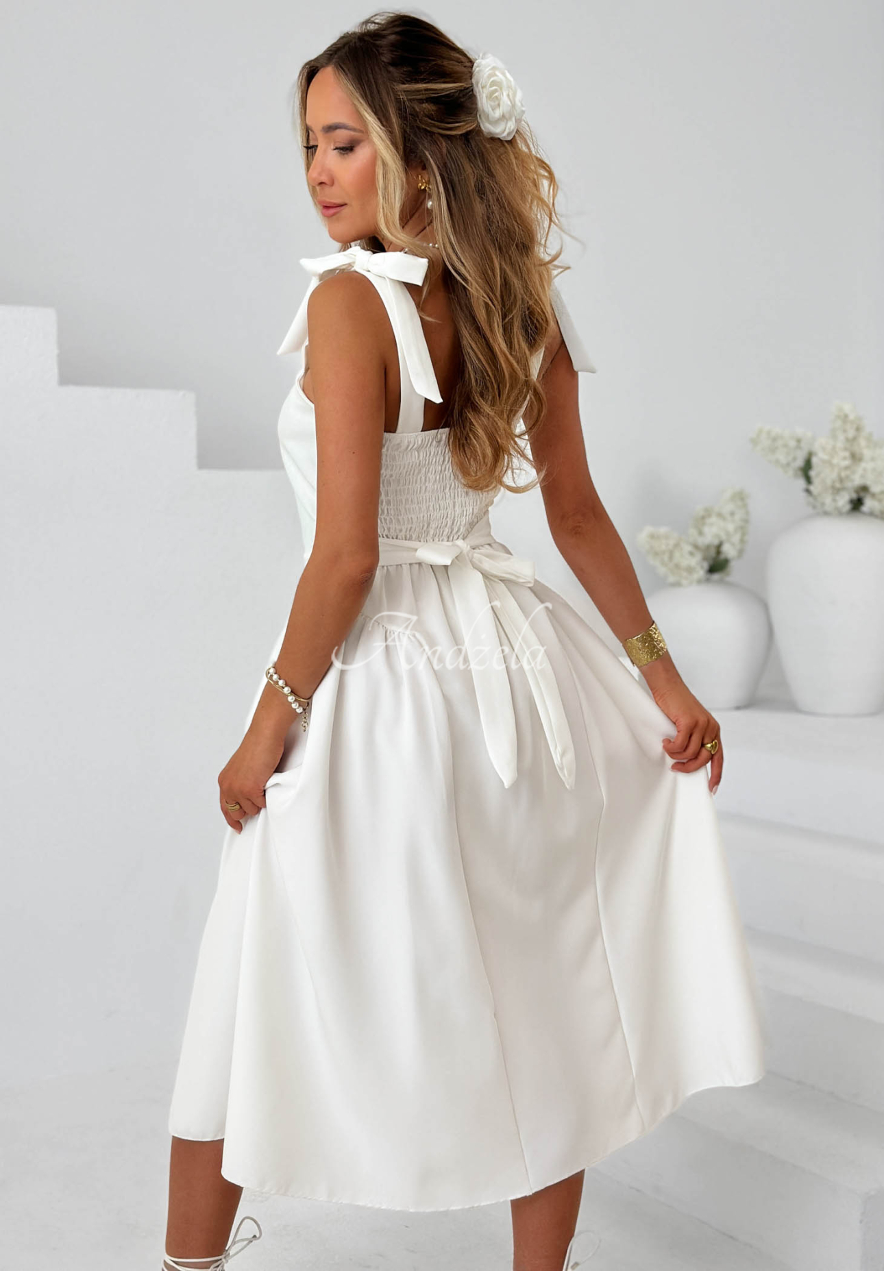 Midi šaty na vázaná ramínka Sunset Aura Bílá