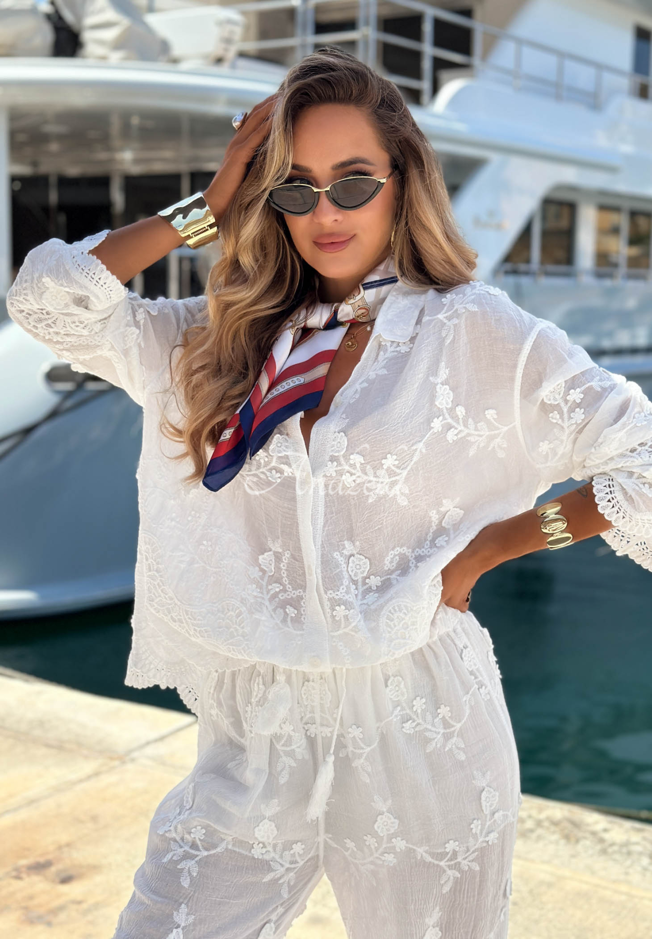 Vyšívaná souprava bavlněná košile a kalhoty v boho stylu Capri Holiday Bílá