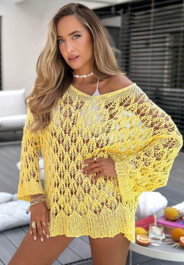 Ažurov&yacute; oversize svetr s dekoltem Dolce Marina žlut&aacute;