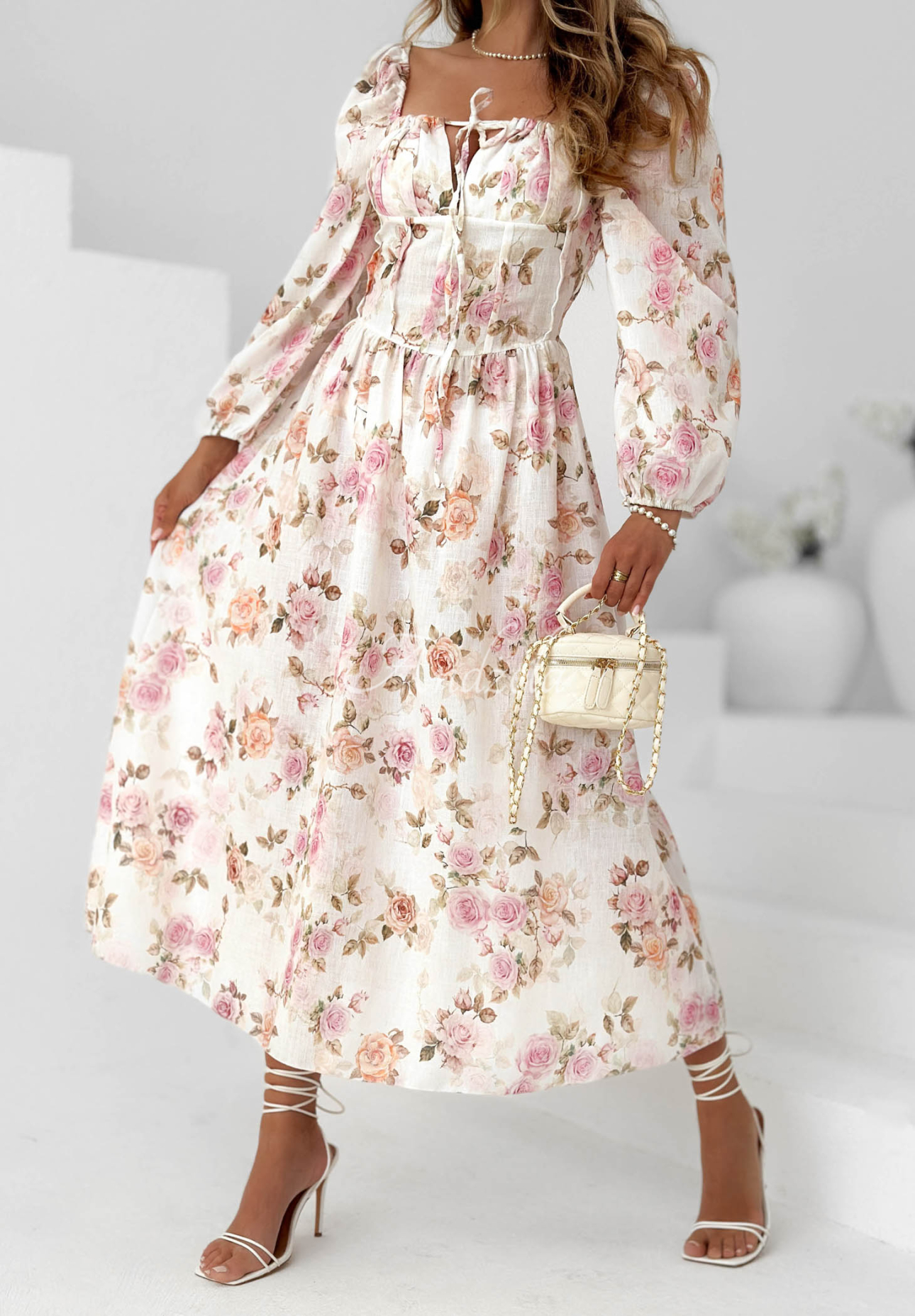 Květinové maxi šaty s dlouhými rukávy Sunkissed Blooms Bílá