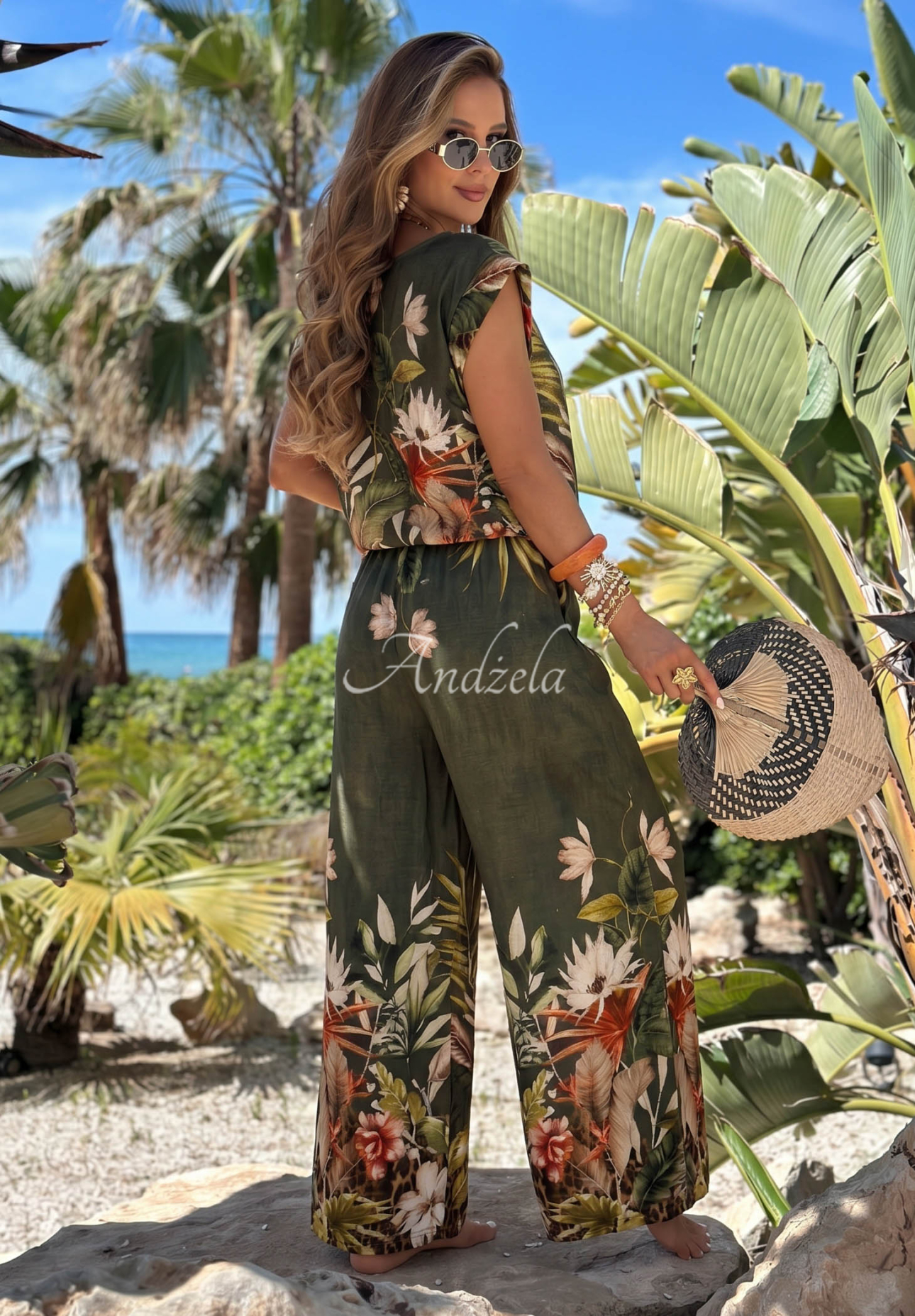 Vzorovaná souprava halenka a wide leg kalhoty z viskózy Tropical Flora khaki