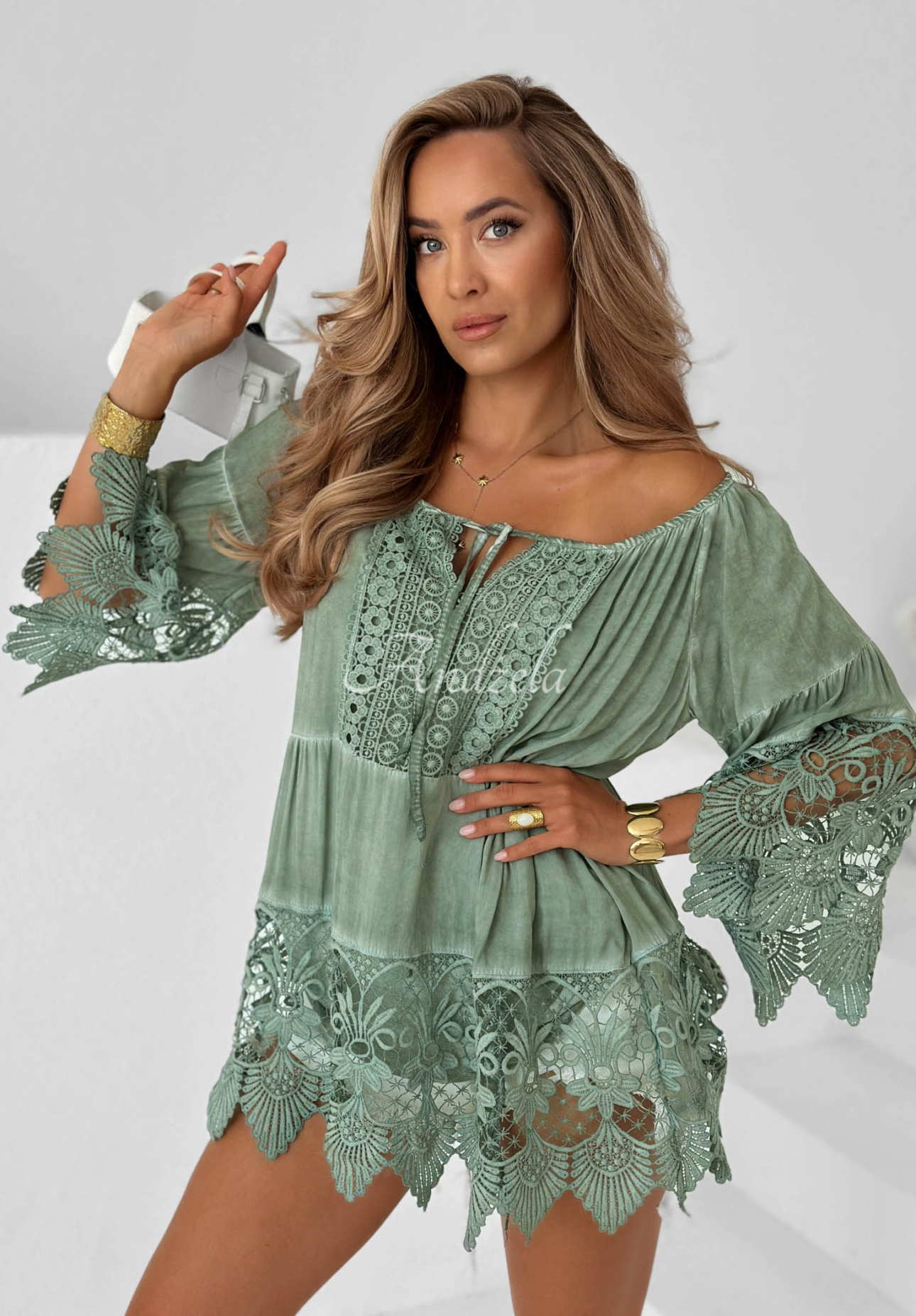 Viskózová boho halenka tunika s krajkou Sunny Lagoon pistáciová