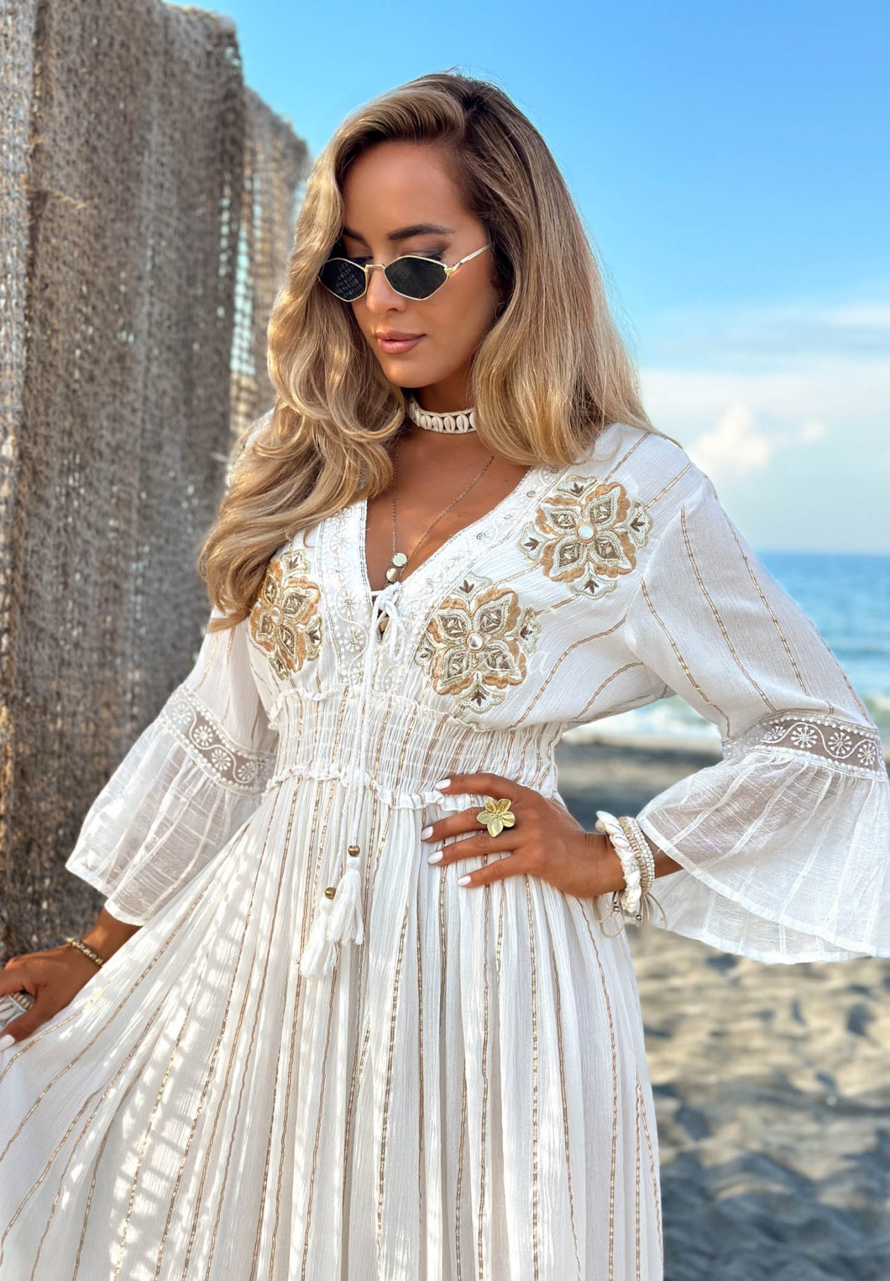 Viskózové maxi šaty se zlatými výšivkami boho Sorelle Sun světle béžový