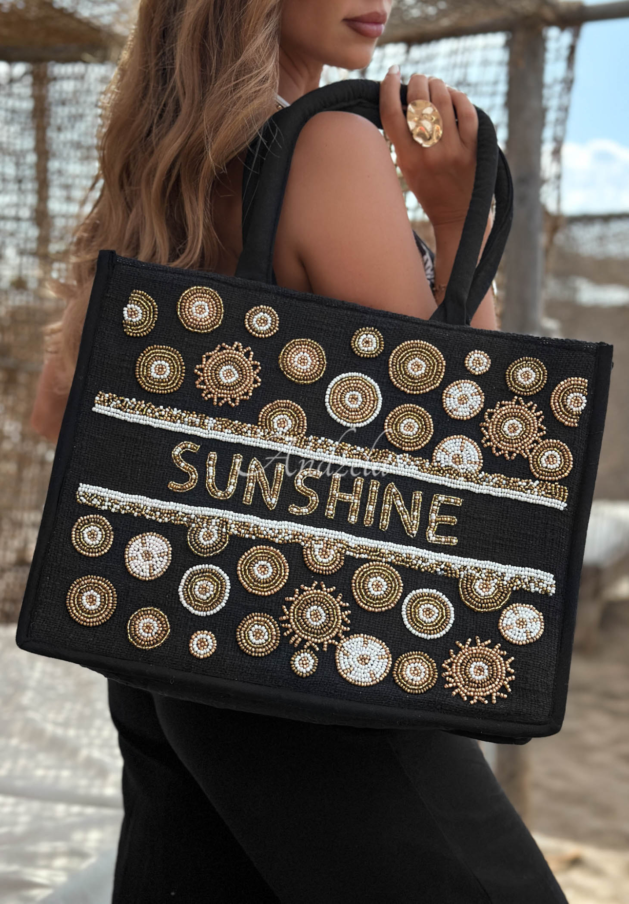 Pletená kabelka vyšívaná korálky boho Sunshine Beads černá