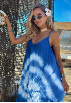 Šaty maxi na ramiączkach tie dye Deep Sea kobaltowo-Bílá