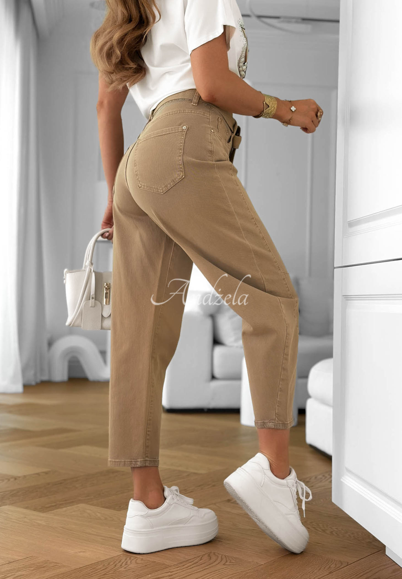 Džíny banana s páskem Dune Denim velbloudí