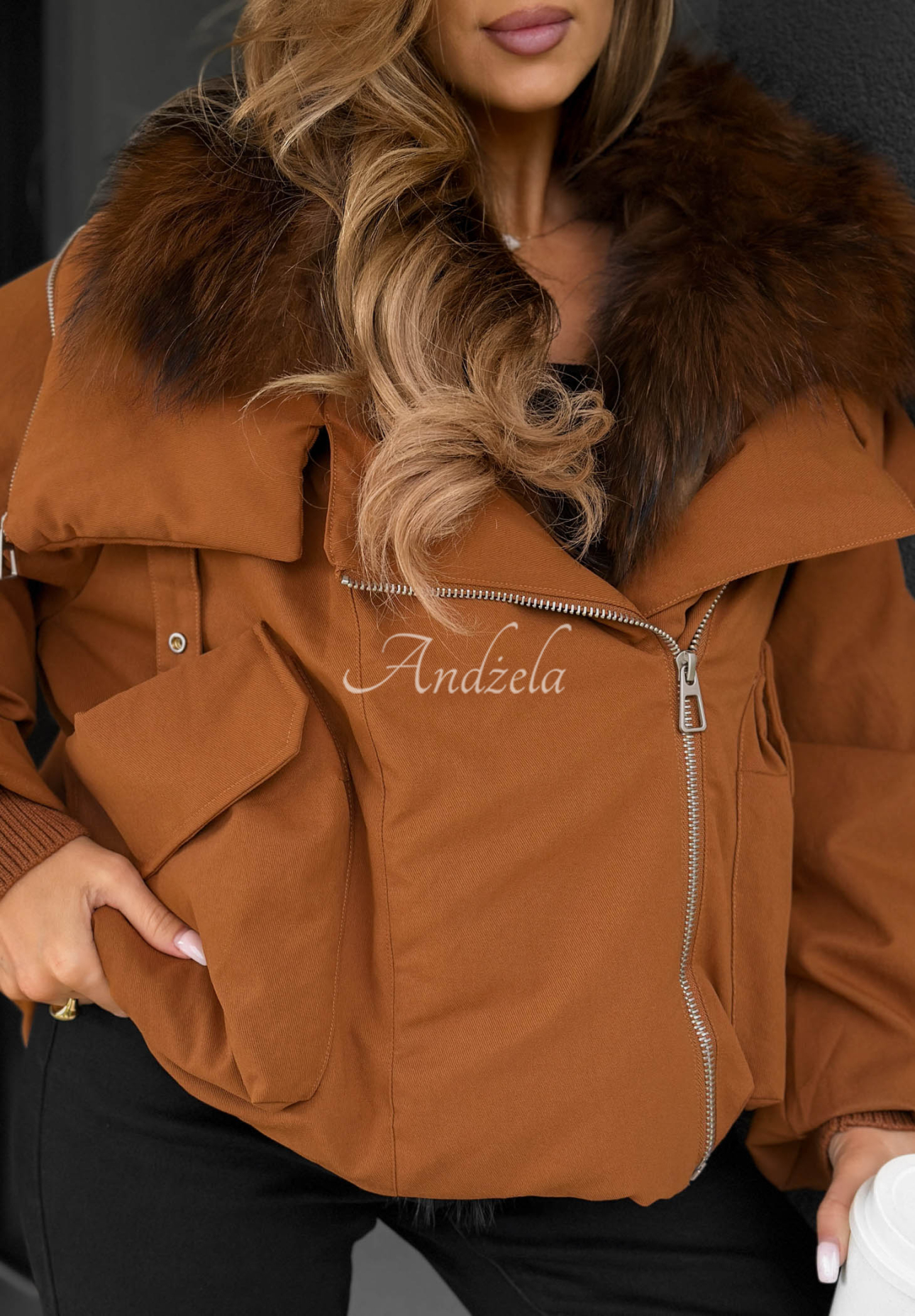 Péřová bunda s kožešinou Nordic Mist velbloudí