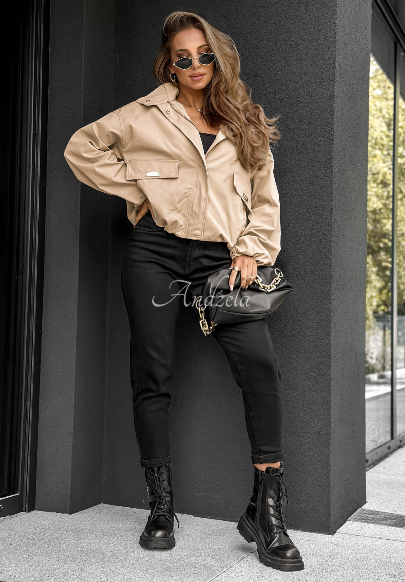 Krátká bunda bomber s kapucí Street Chic béžová