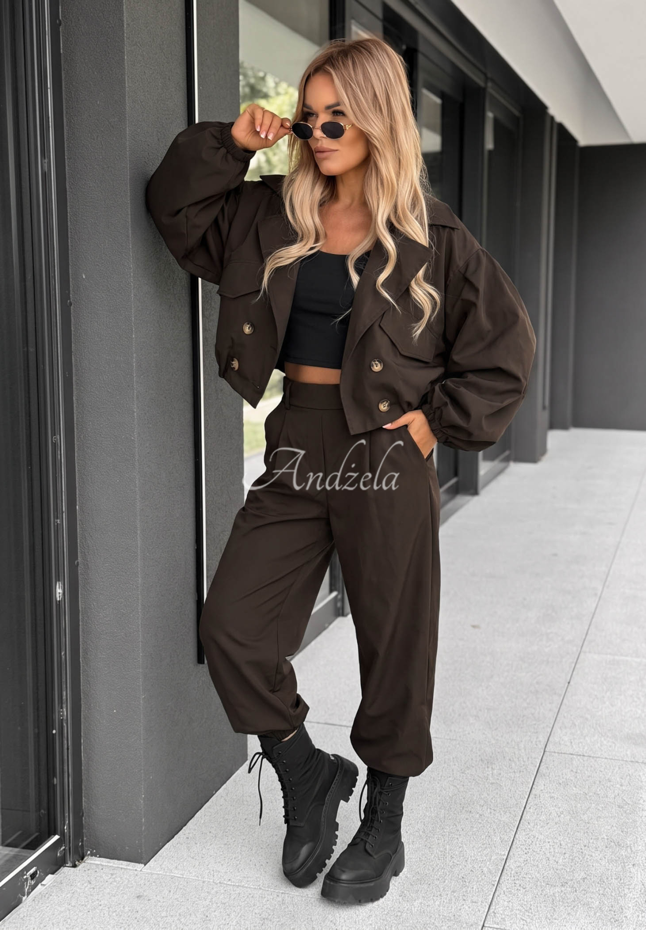 Látkové jogger kalhoty True Basic čokoládové