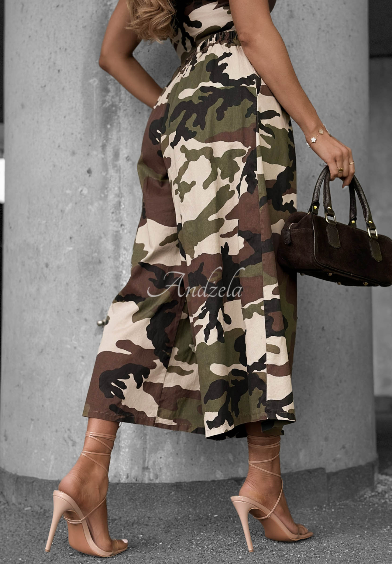 Látkové kalhoty wide leg se sklady a maskáčovým vzorem Wild Energy khaki