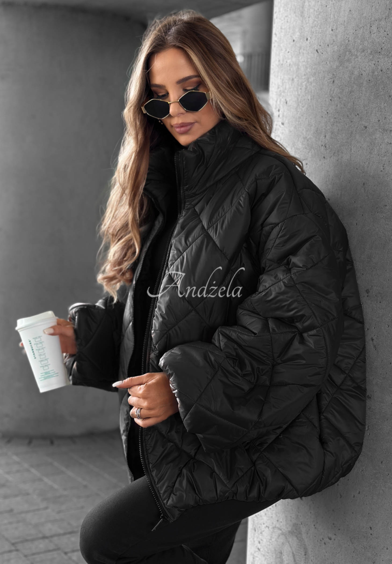 Krátká prošívaná oversize bunda Fall Favorites černá