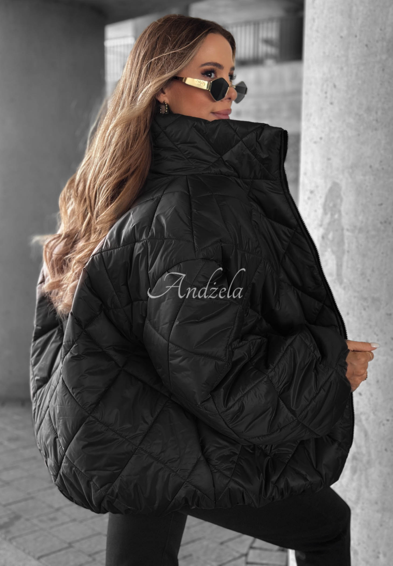 Krátká prošívaná oversize bunda Fall Favorites černá