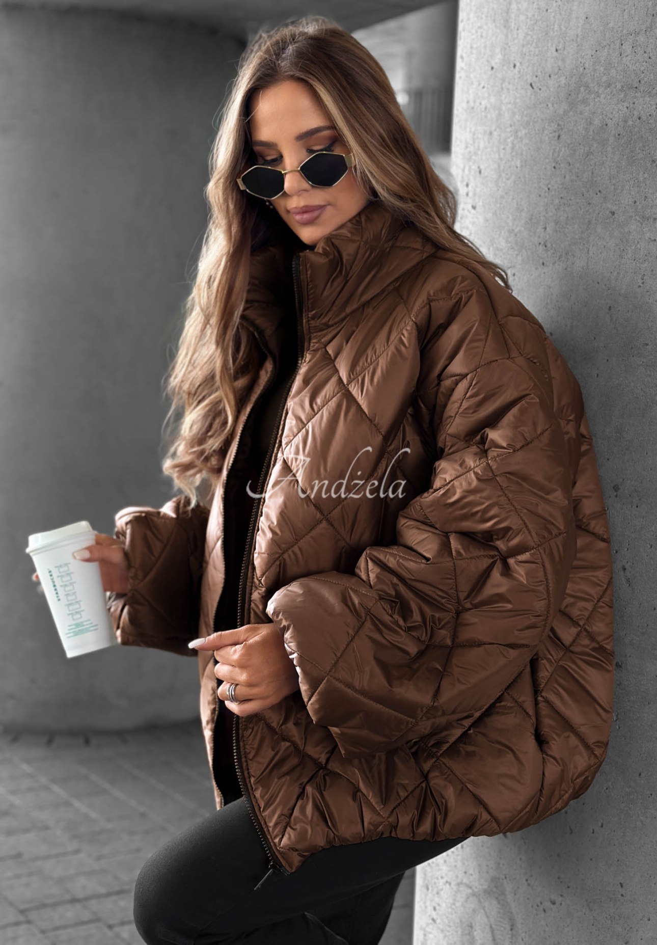 Krátká prošívaná oversize bunda Fall Favorites čokoládová