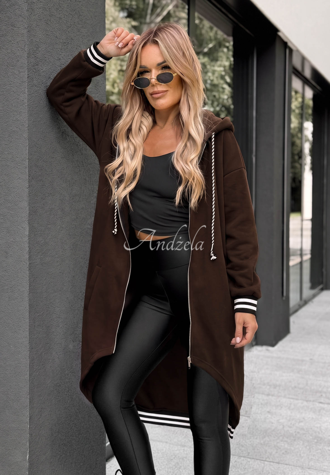 Dlouhá oversized mikina s kapucí Cozy Hour čokoládová
