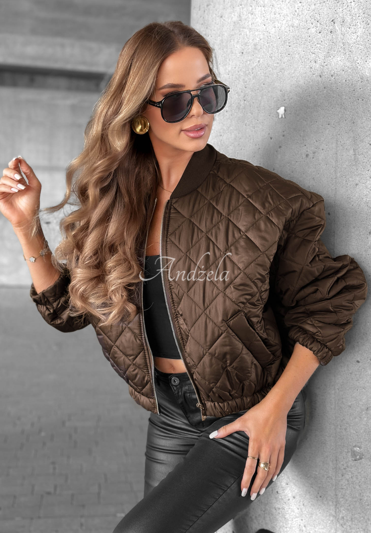 Krátká prošívaná bomber bunda Feeling Fall čokoládová