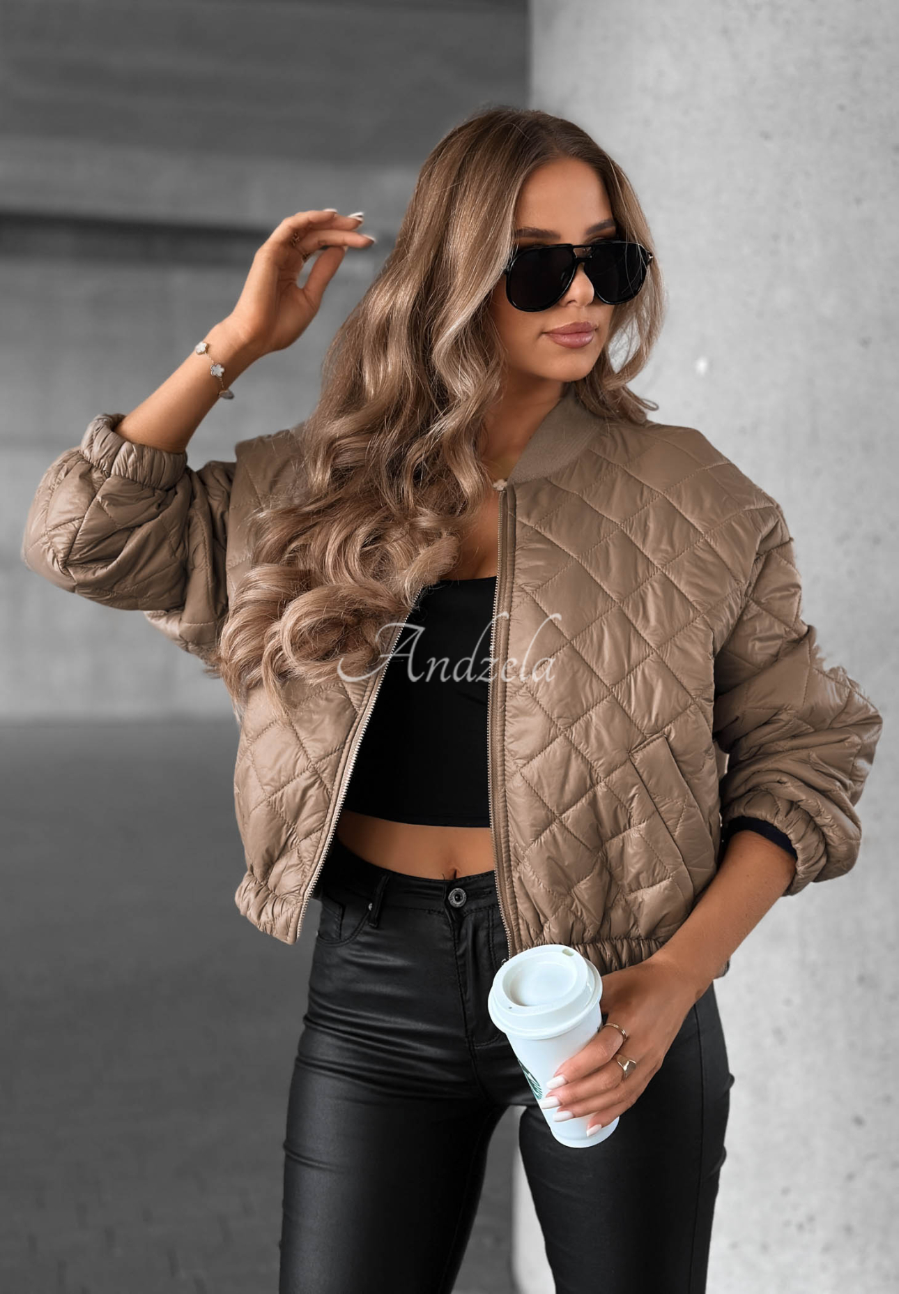 Krátká prošívaná bomber bunda Feeling Fall Mokka