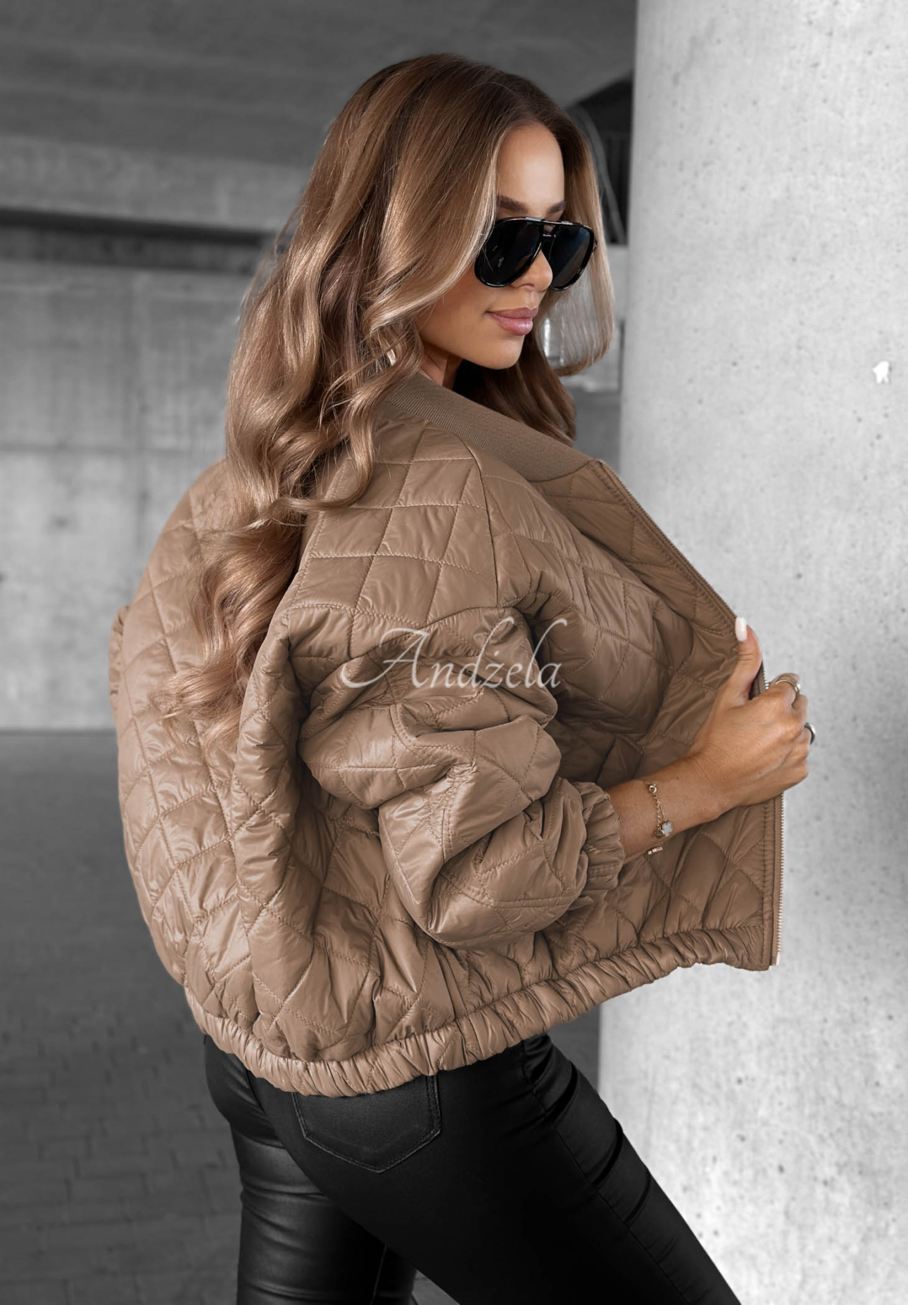 Krátká prošívaná bomber bunda Feeling Fall Mokka