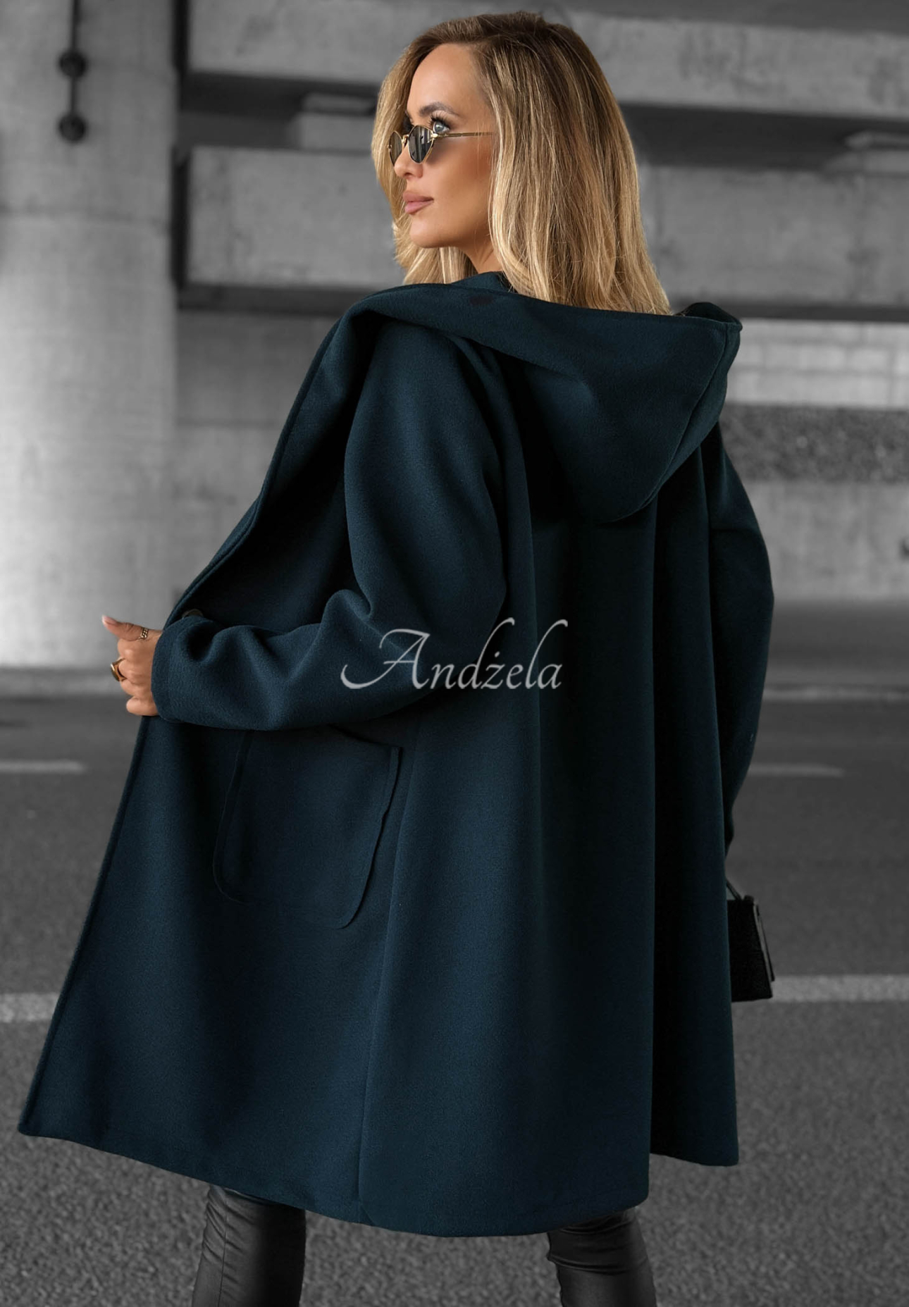 Dlouhý oversize kabát s kapucí Autumn Coat granátový