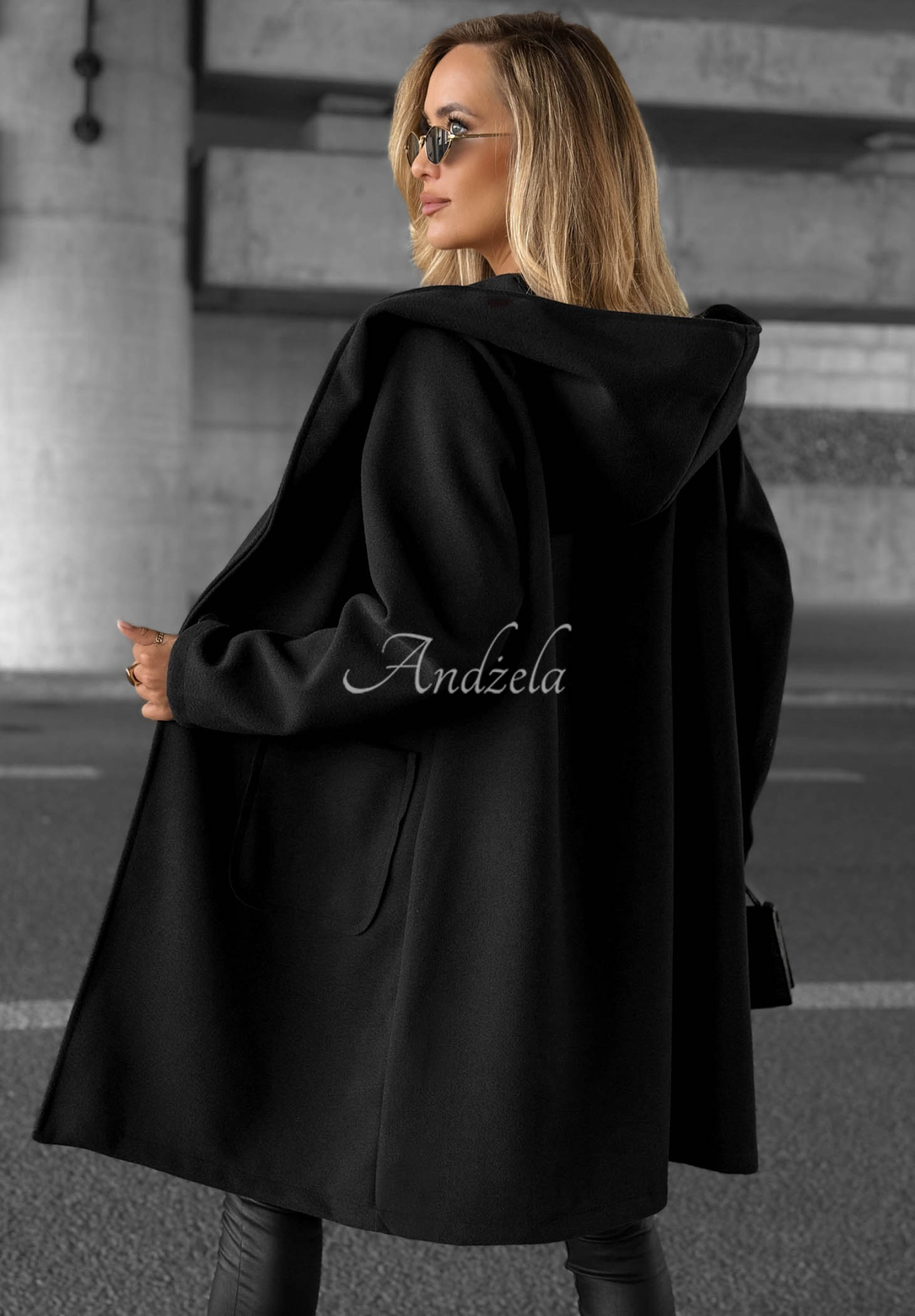 Dlouhý oversize kabát s kapucí Autumn Coat Černé