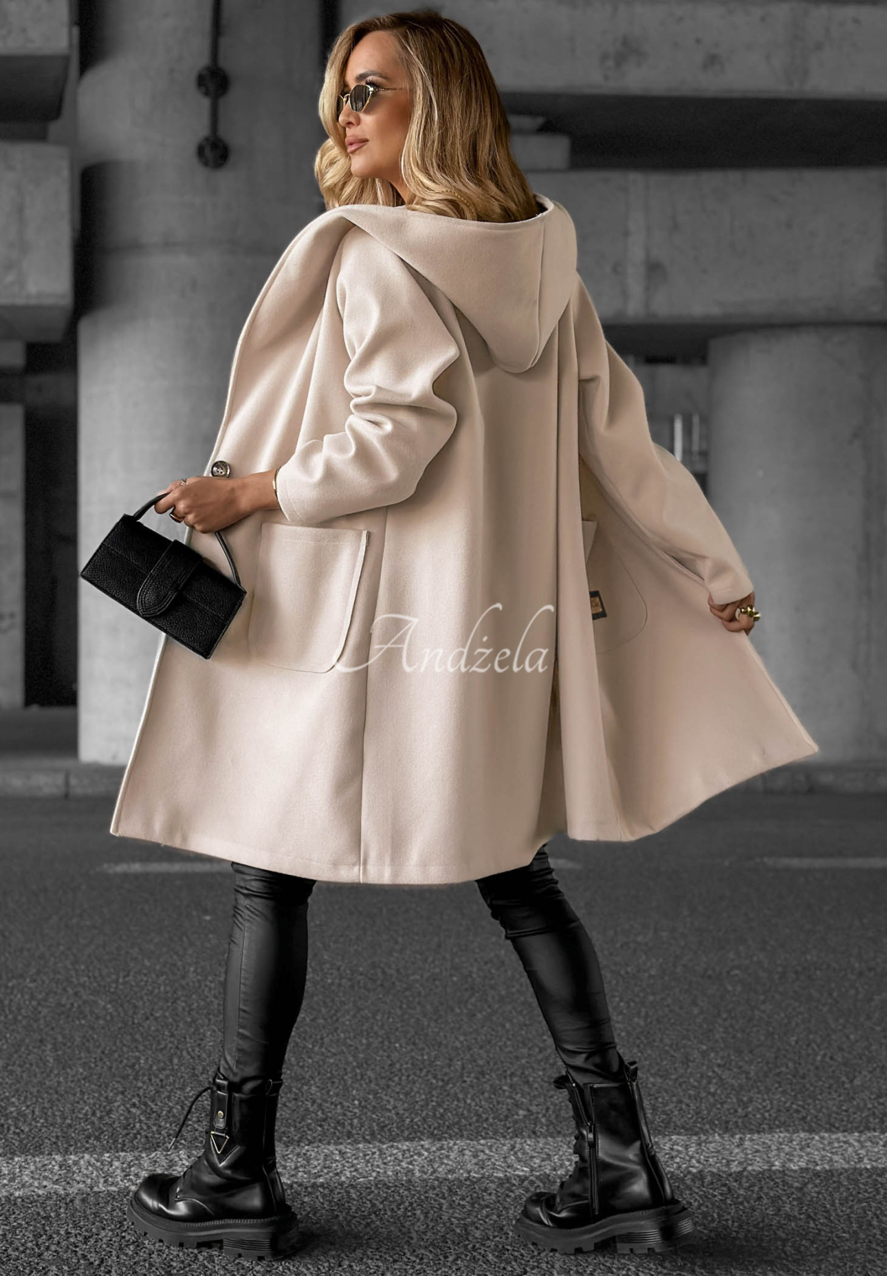 Dlouhý oversize kabát s kapucí Autumn Coat béžový