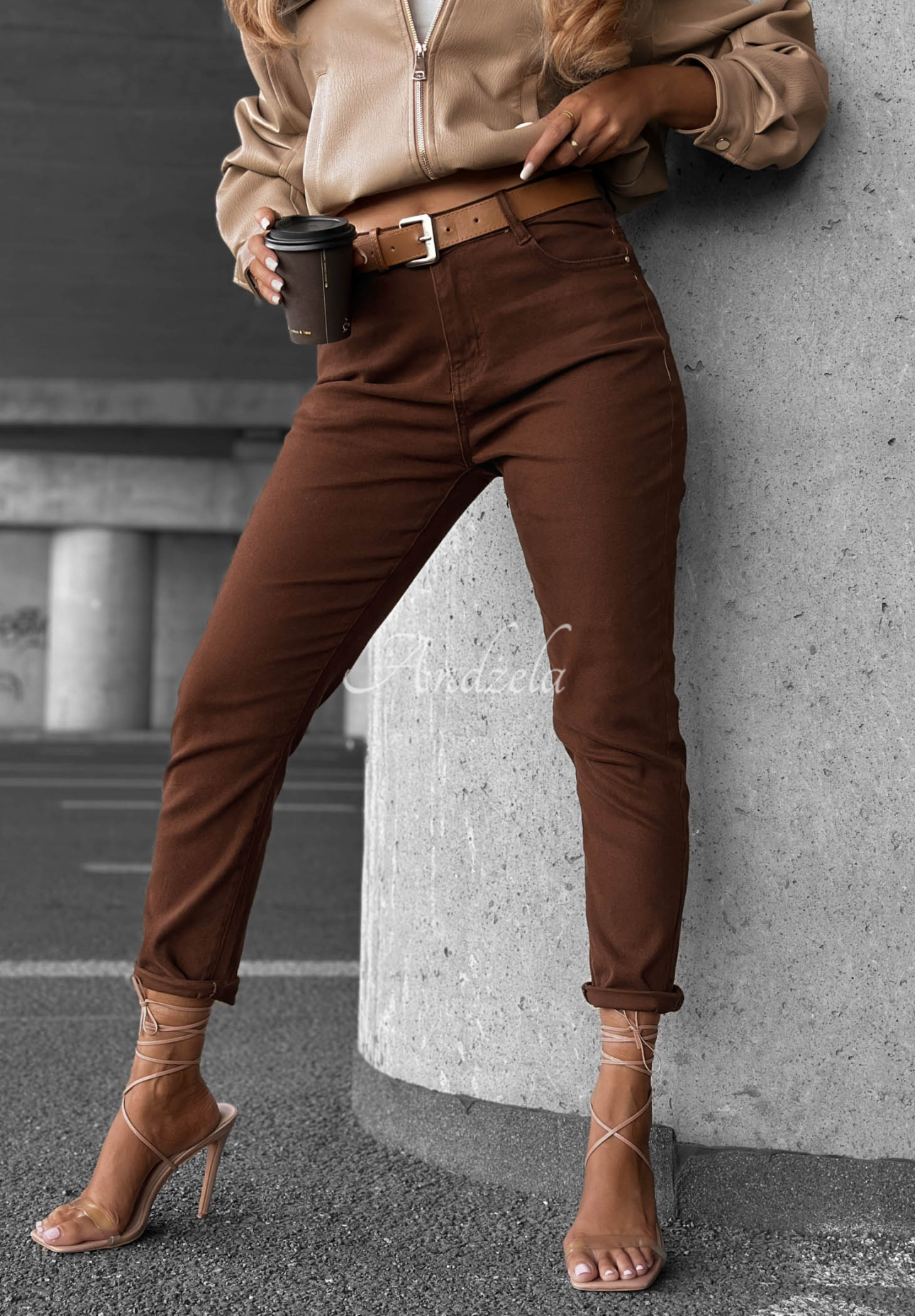 Džíny skinny s páskem Worth It čokoládové