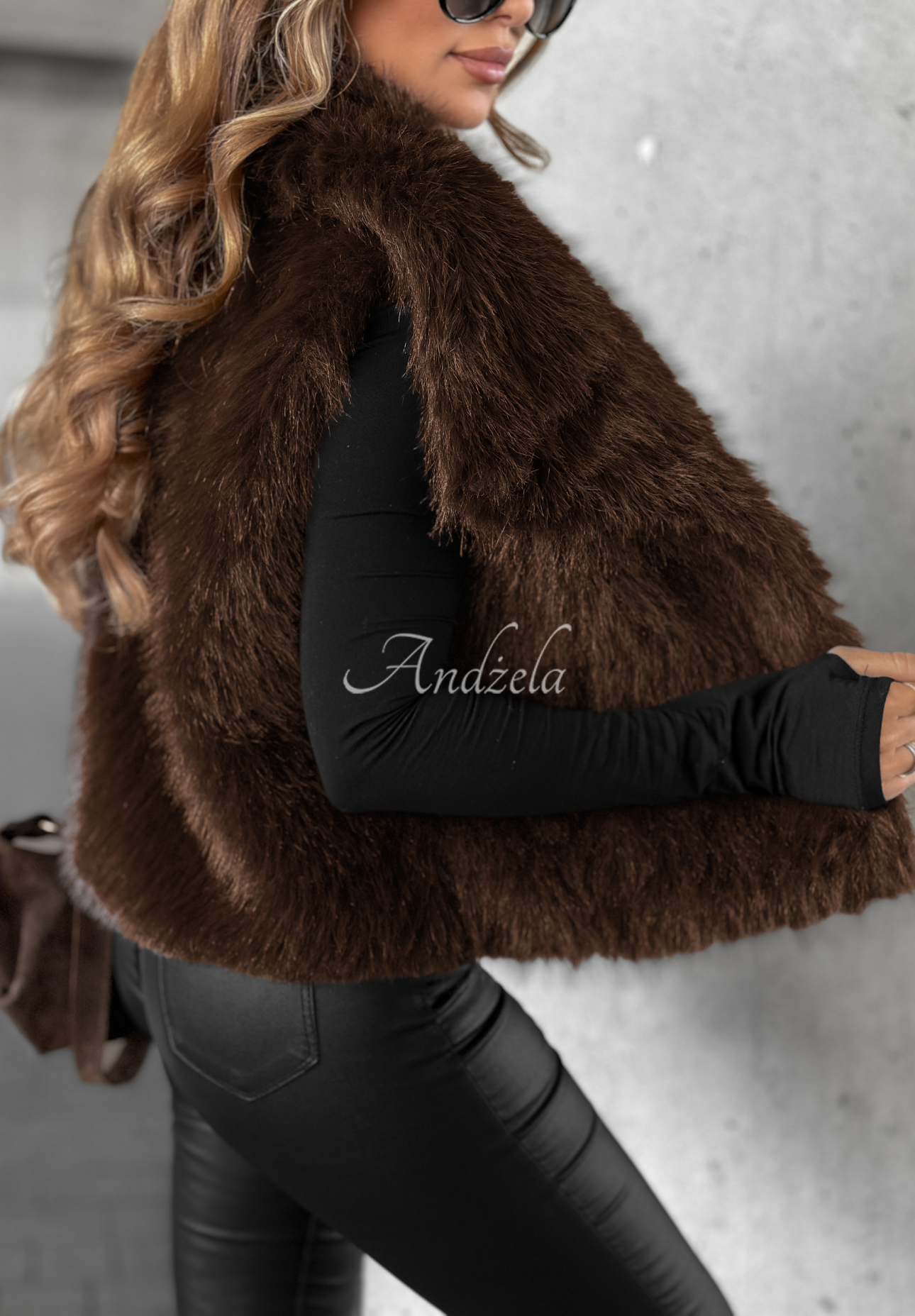 Krátká kožešinová vesta Bear Cuddle čokoládová