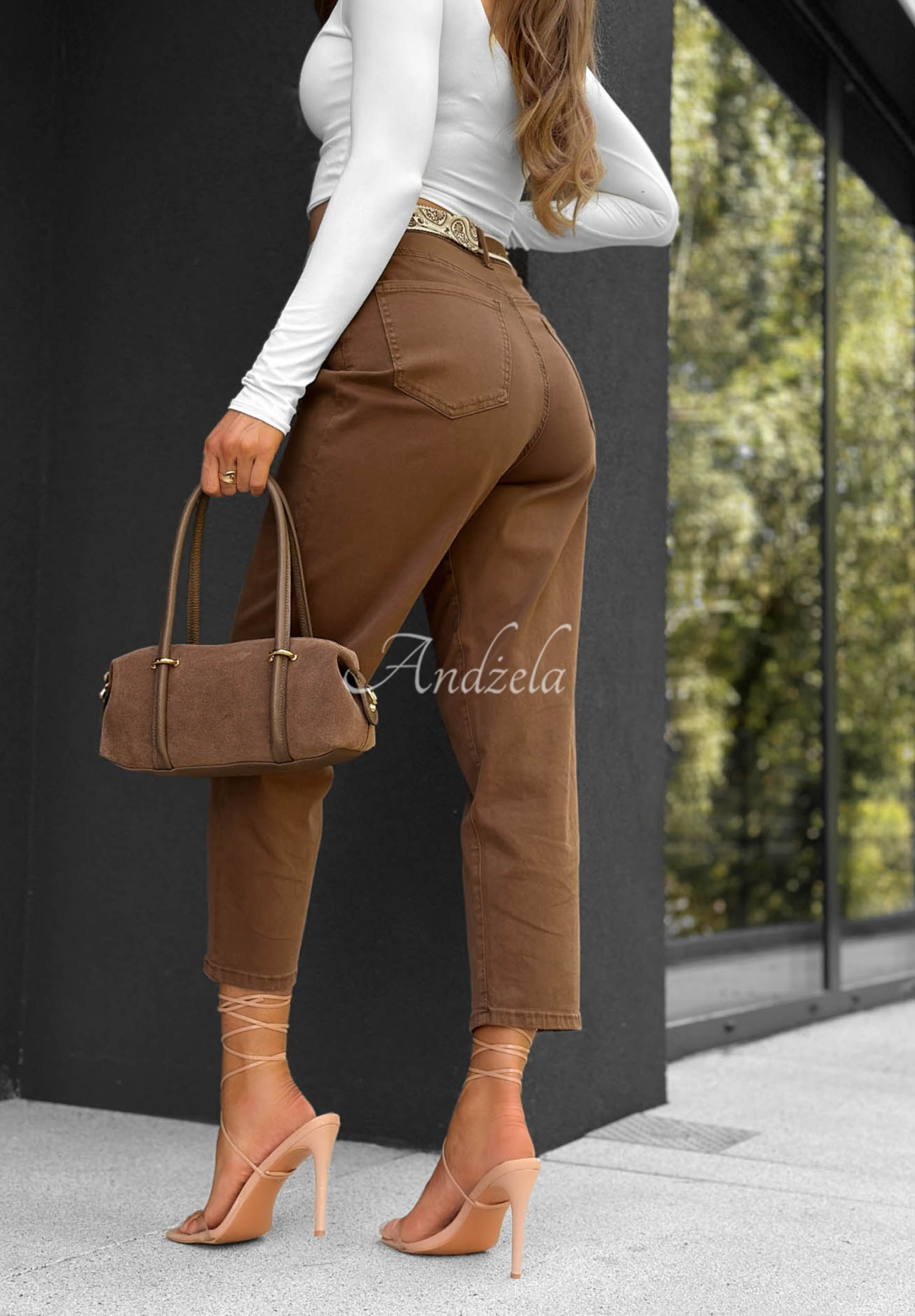 Džíny mom fit s páskem Sun Fade velbloudí