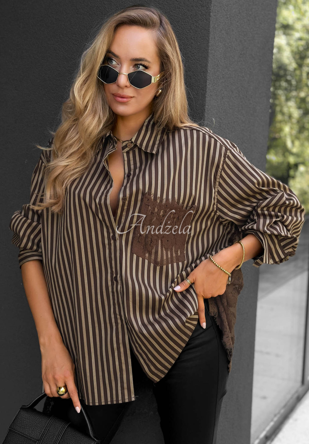 Bavlněná oversize pruhovaná košile Stripe Charm béžovo-čokoládová