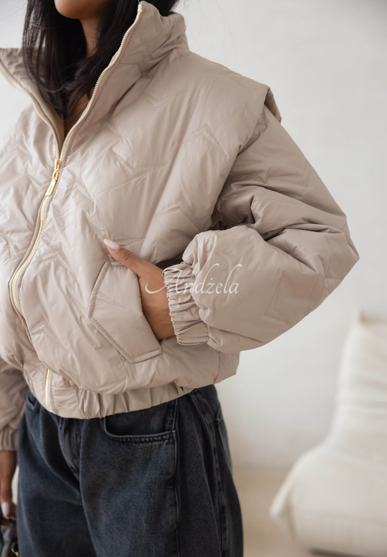 Krátká prošívaná bomber bunda Drizzle Days béžová