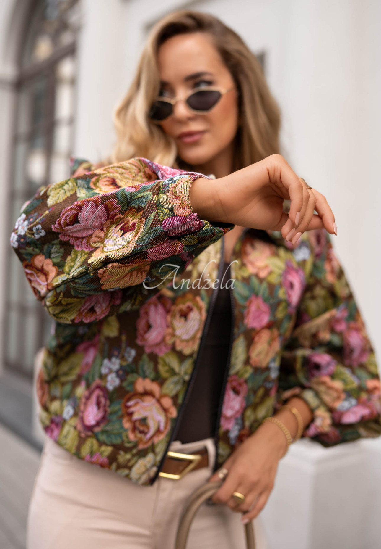 Krátká žakárová bomber bunda s květinovým vzorem Autumn Select čokoládová