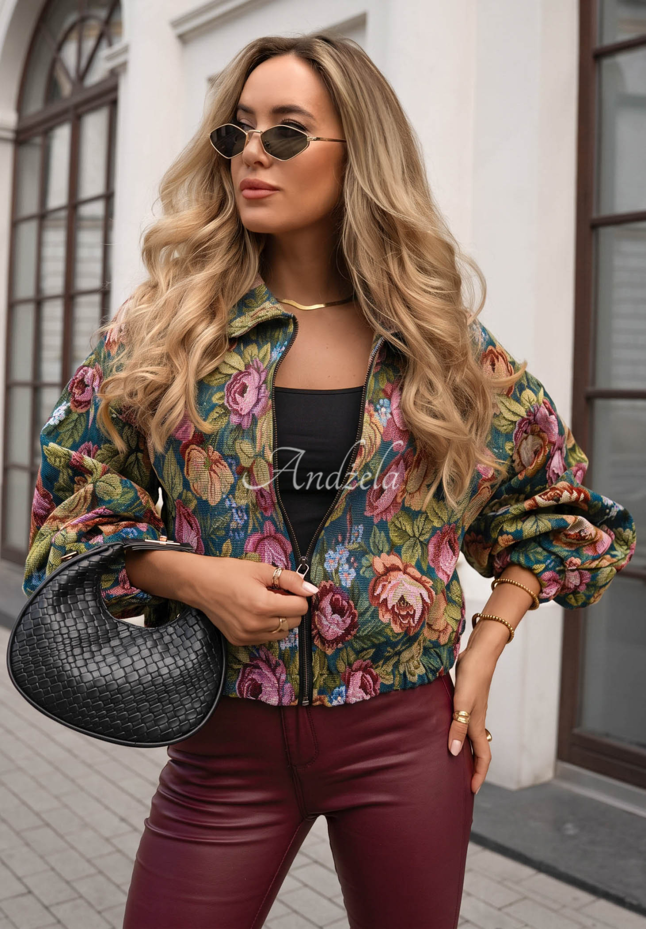 Krátká žakárová bomber bunda s květinovým vzorem Autumn Select granátová