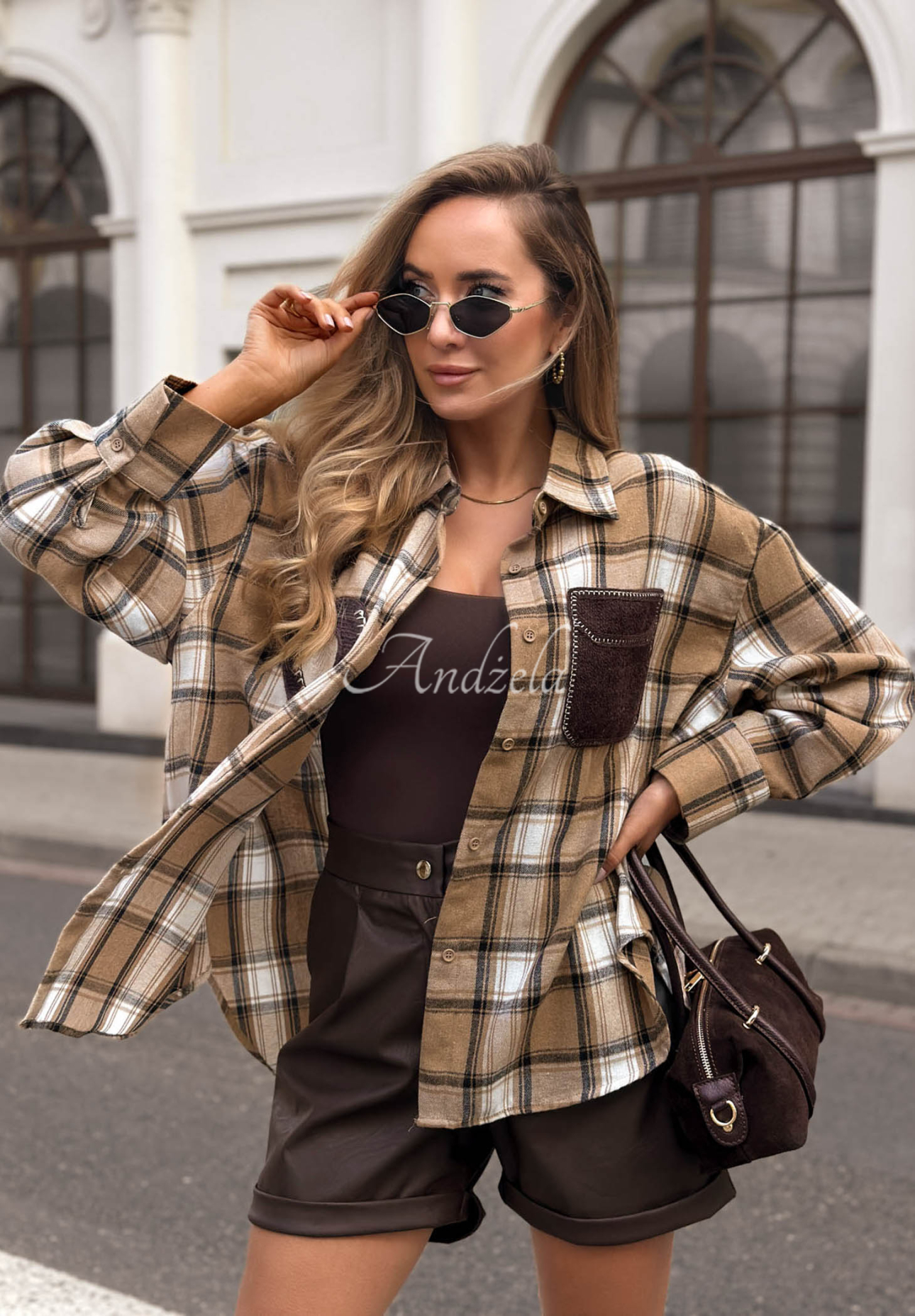 Károvaná košile s ozdobnou aplikací Just Perfect velbloudí