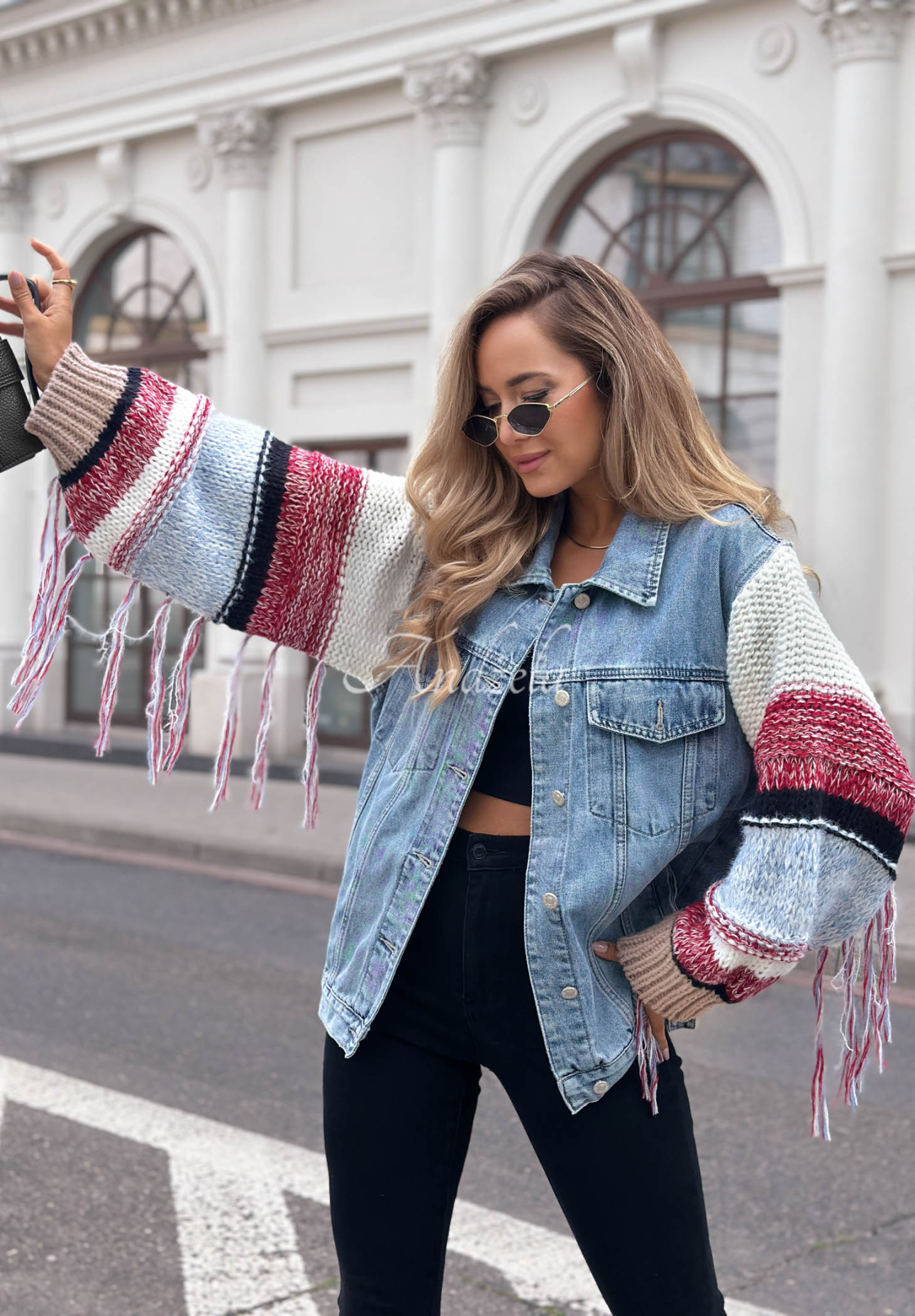 Džínová bunda se svetrovými rukávy Modern Knit světle modrá