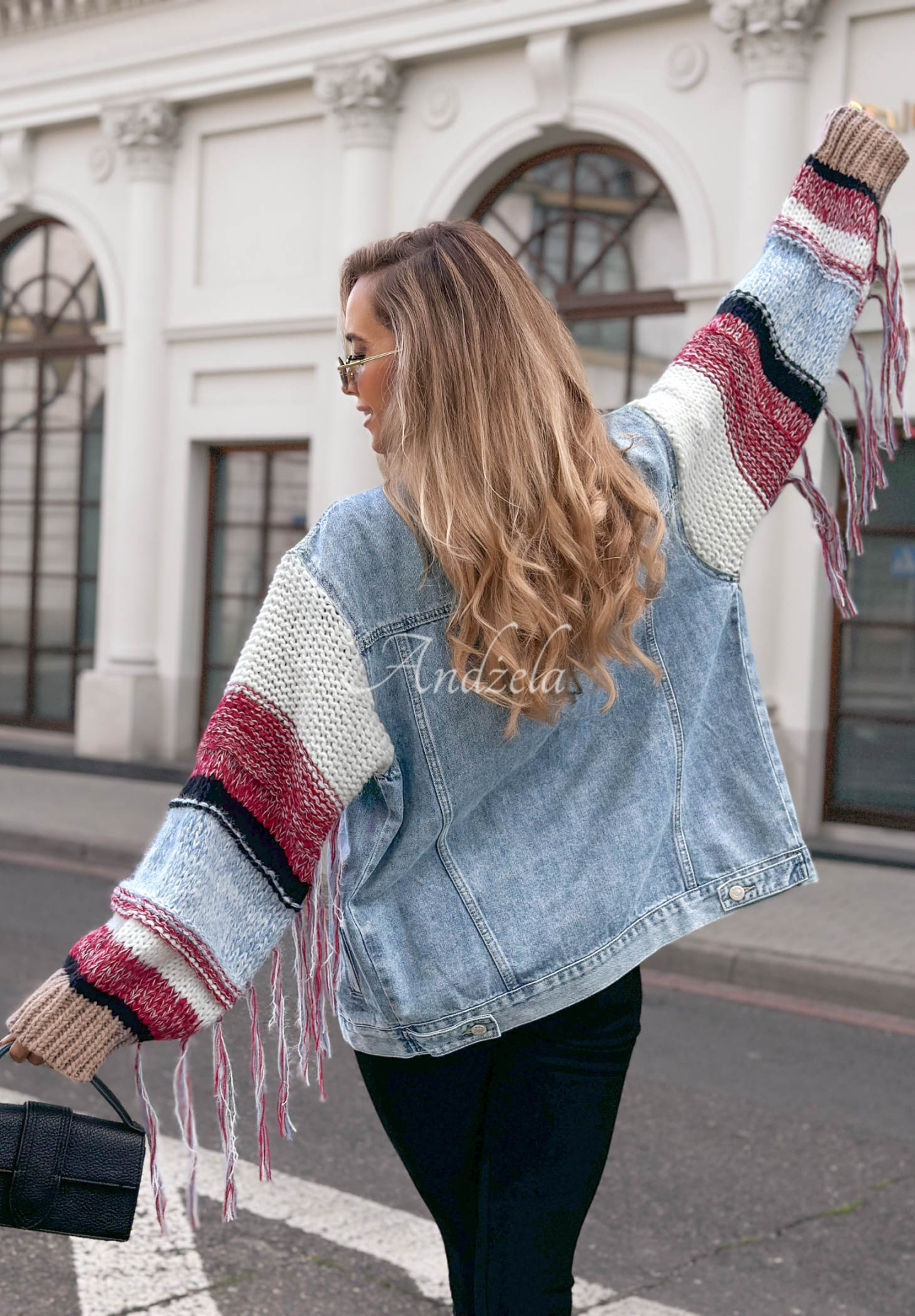 Džínová bunda se svetrovými rukávy Modern Knit světle modrá
