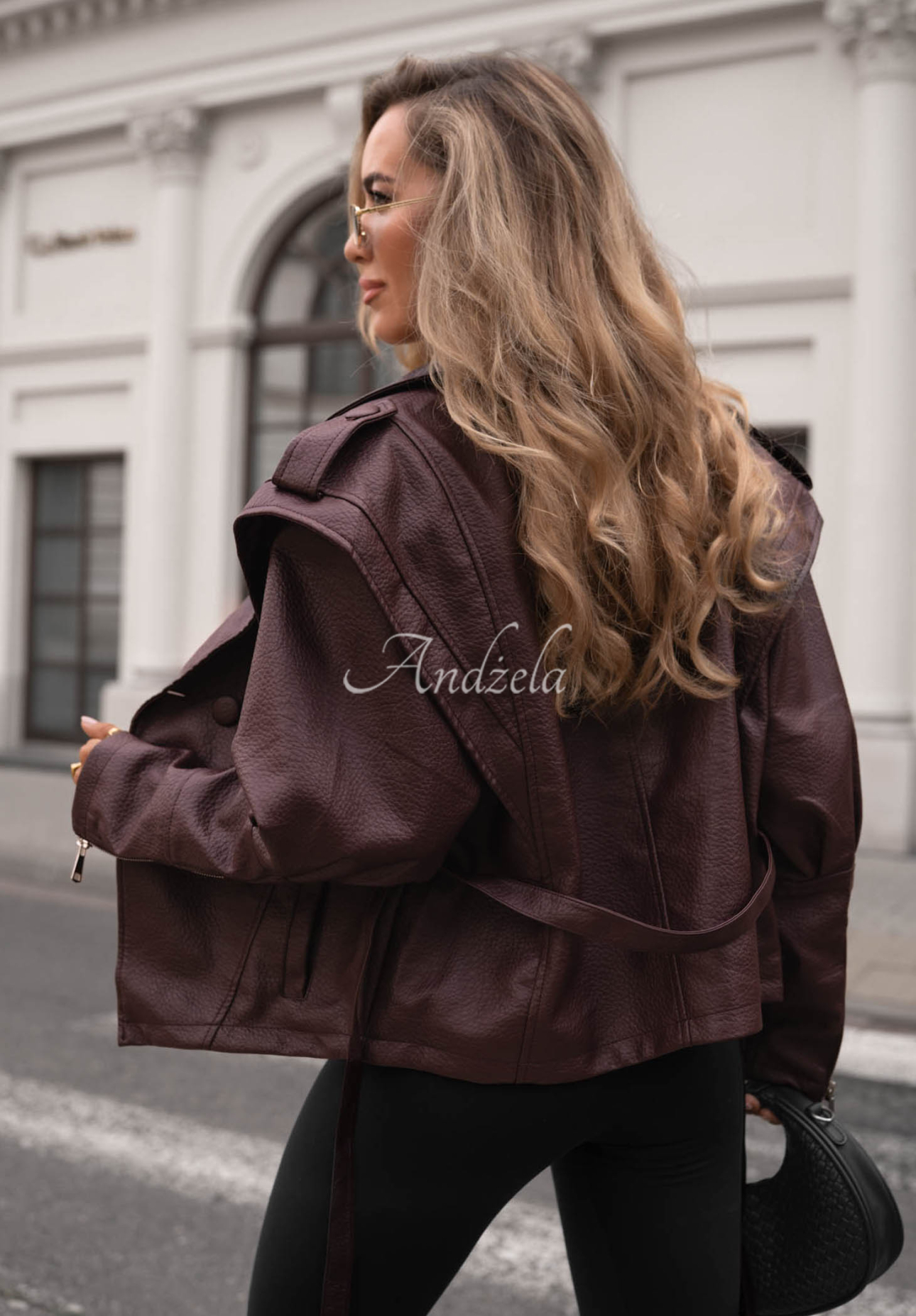 Krátký kožený kabát s páskem Warm Harmony vínový