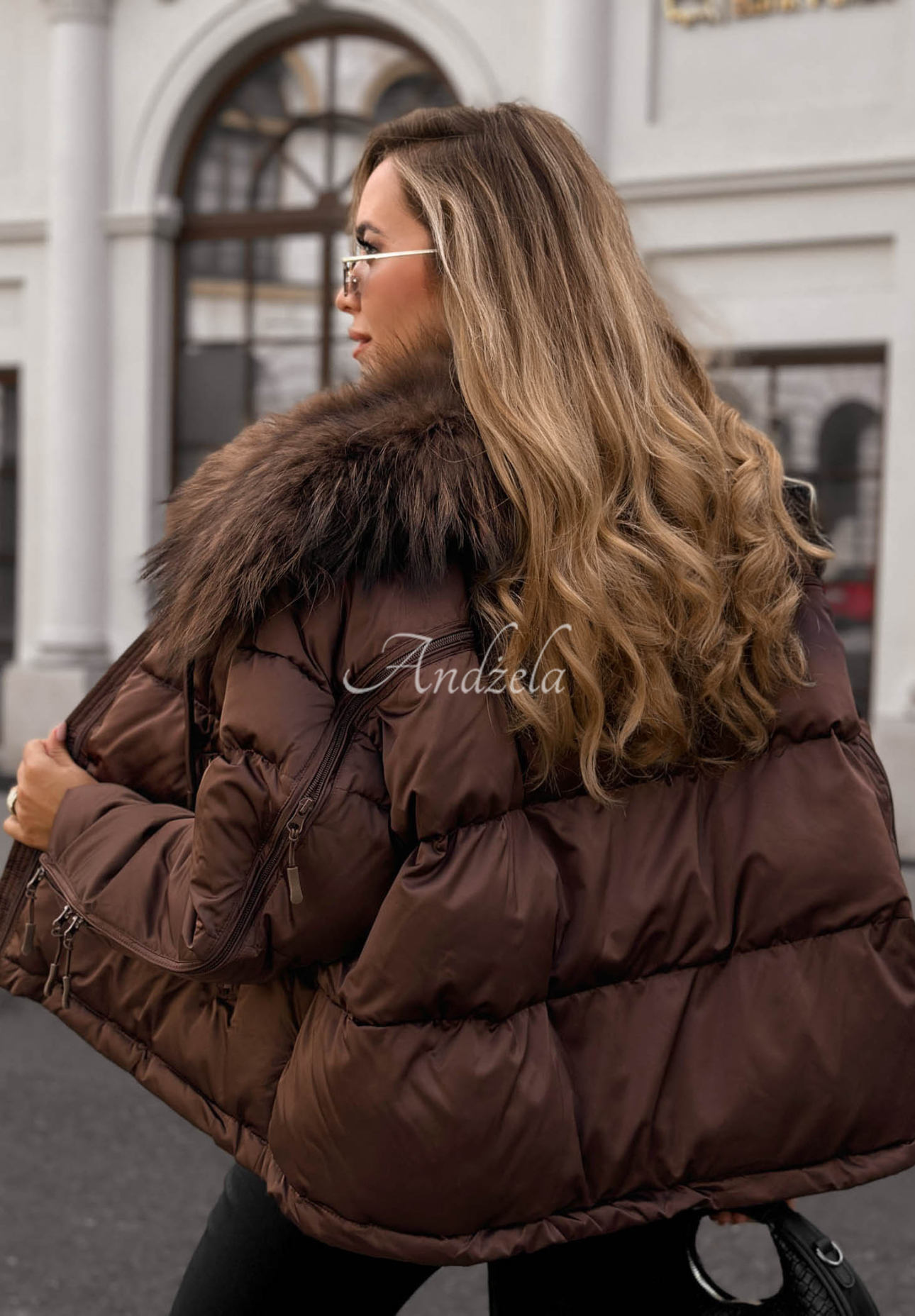 Krátká bunda s kožíškem Amber Leaves čokoládová