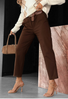 materiálové Kalhoty mom fit z paskiem Urban Grace čokoládové