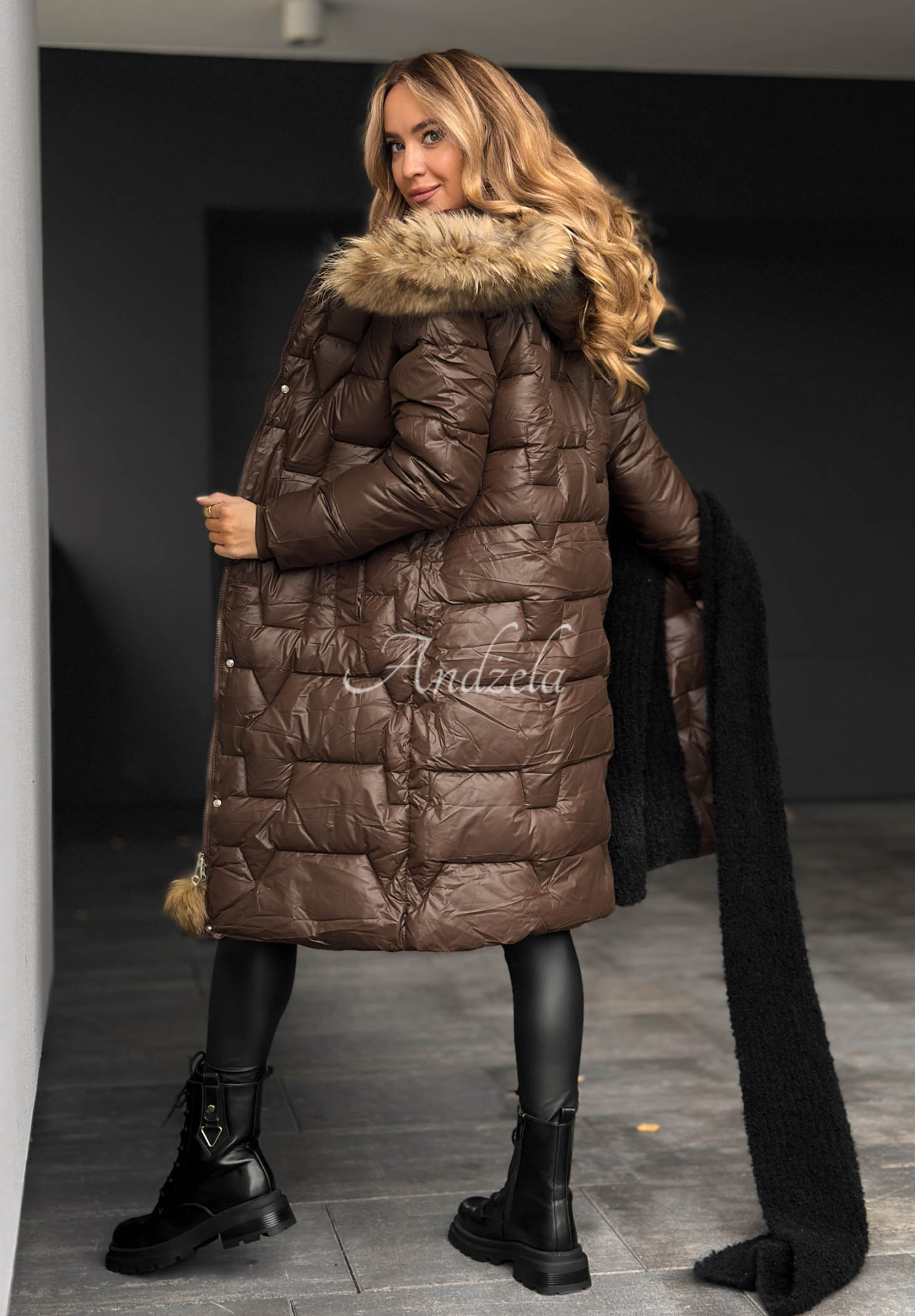 Prošívaná bunda s kožíškem Frostbite čokoládová