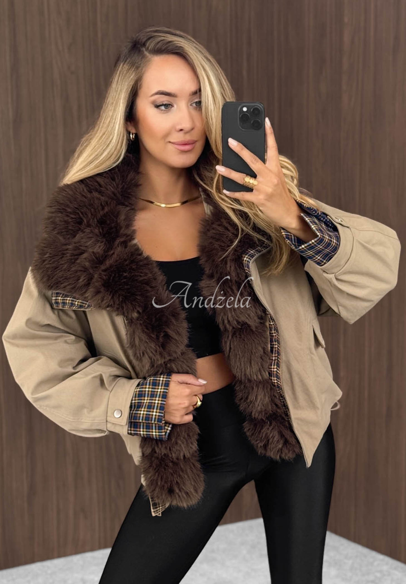 Krátká bunda s kožešinou Amber Charm béžová