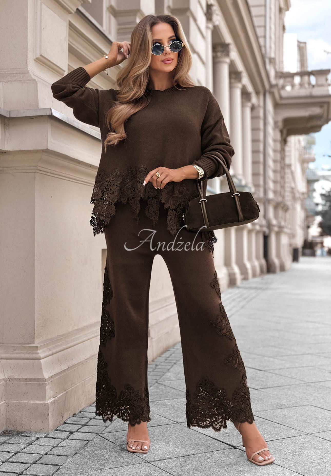 Viskózové kalhoty wide leg s krajkou Brown Sugar čokoládové