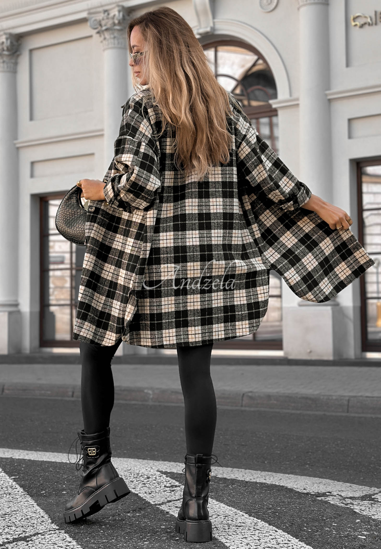 Bavlněná oversize károvaná košile September Glow černá