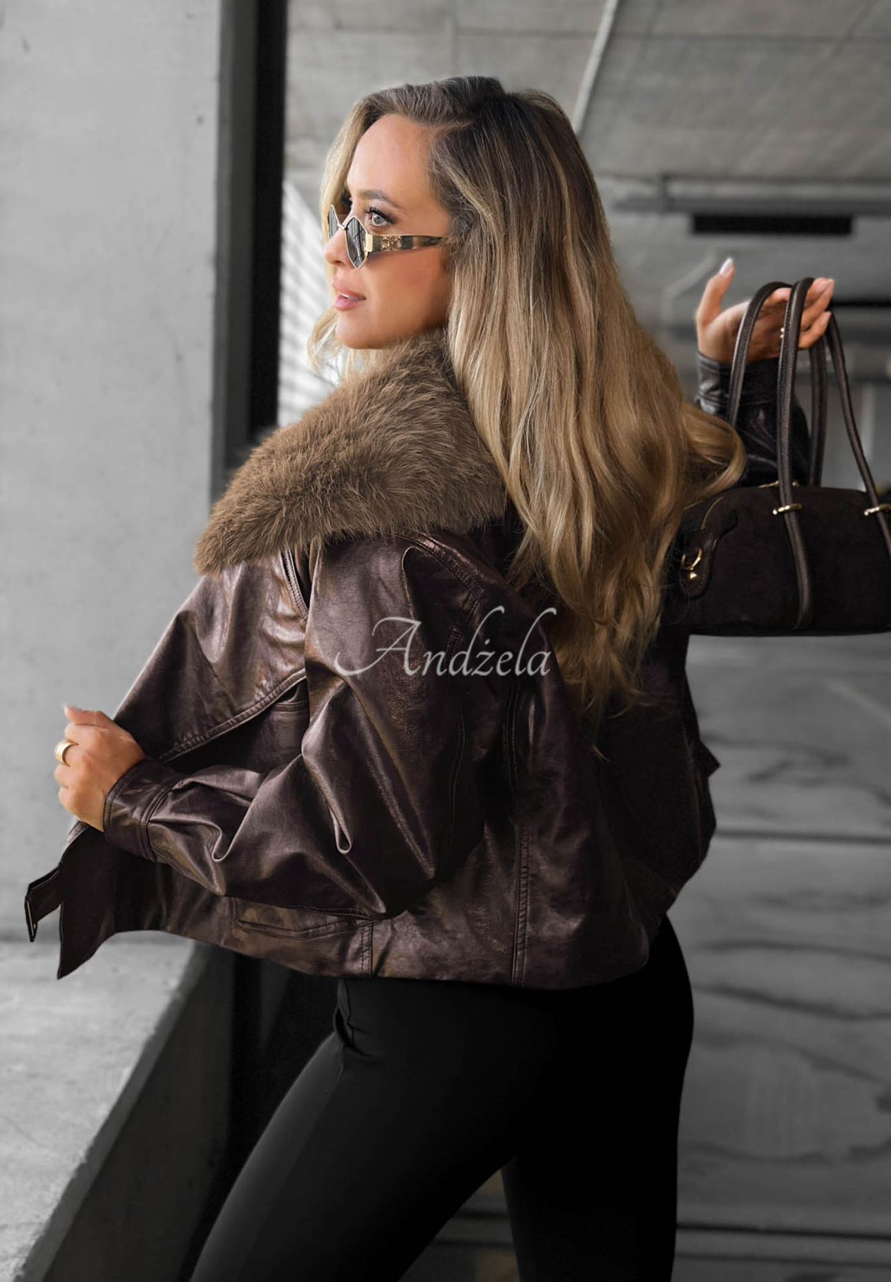 Krátká koženková bunda s kožíškem Fancy Cold čokoládová