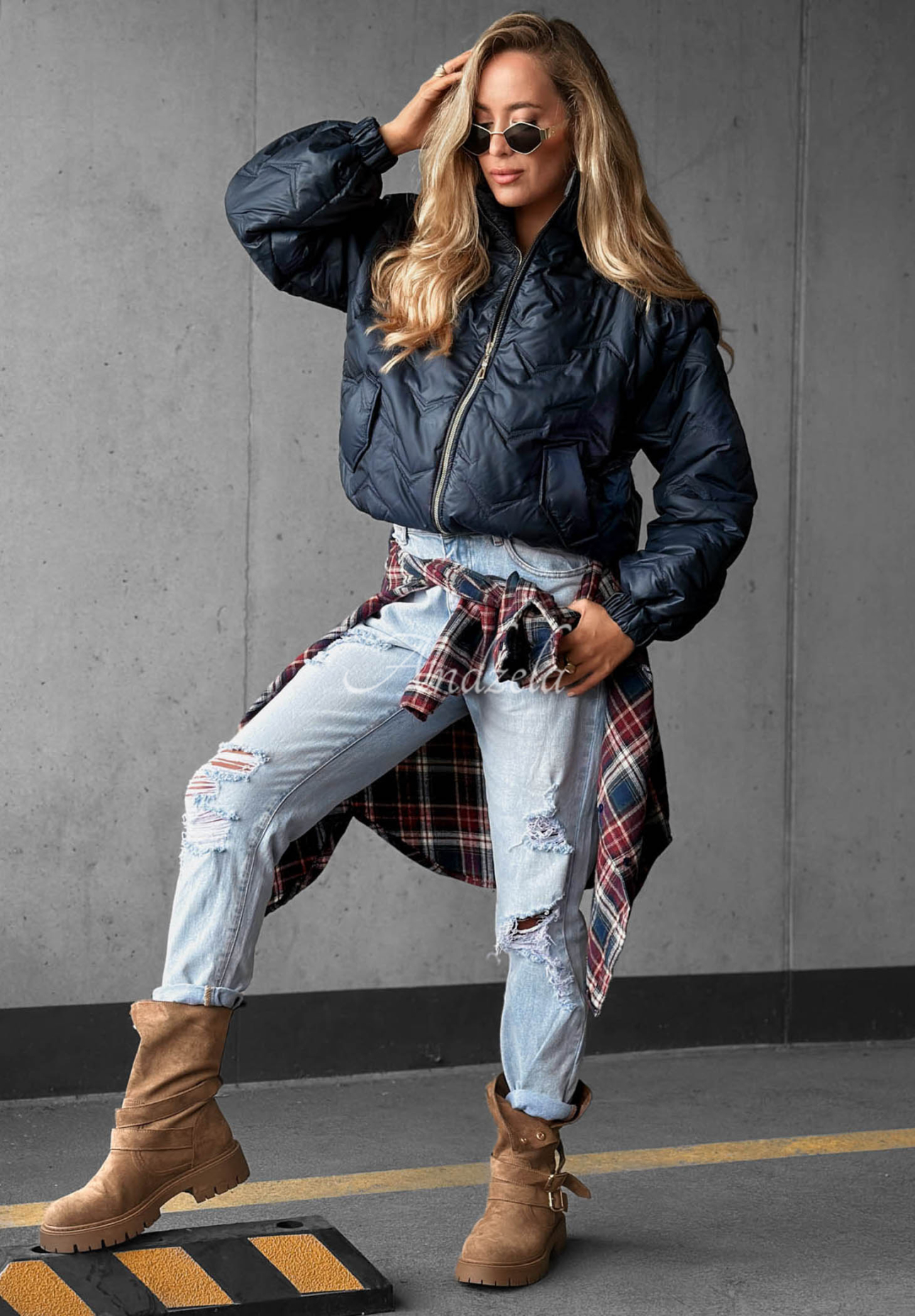 Krátká prošívaná bomber bunda Drizzle Days granátová