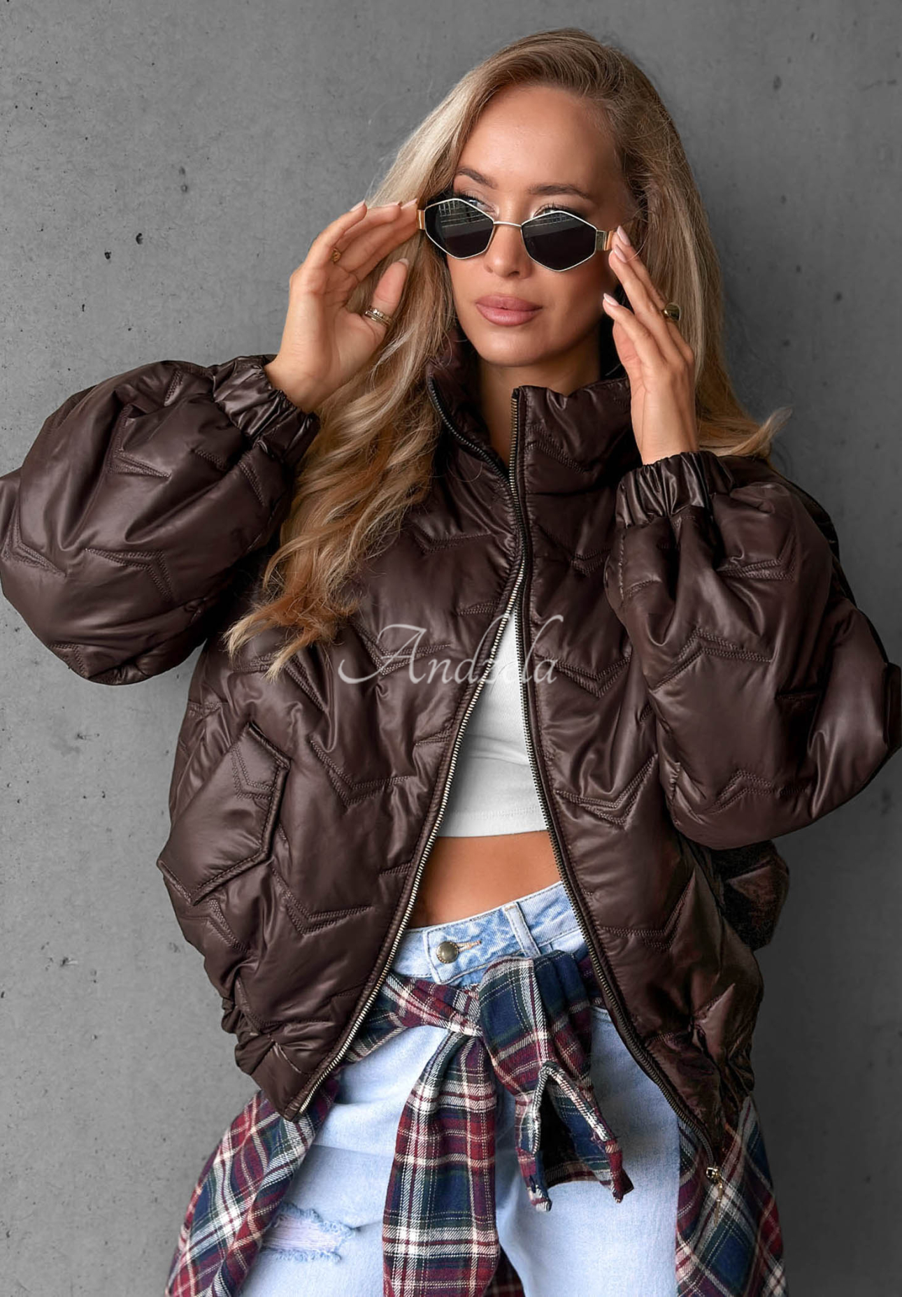 Krátká prošívaná bomber bunda Drizzle Days čokoládová