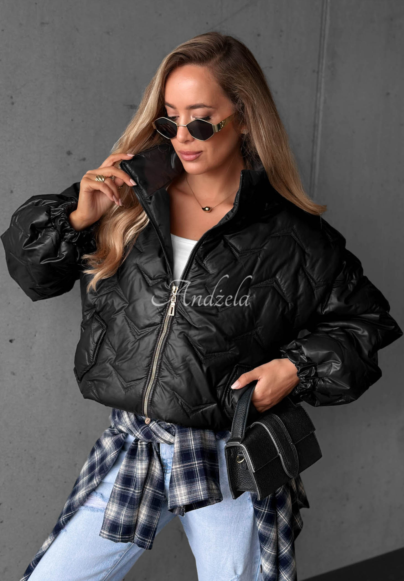 Krátká prošívaná bomber bunda Drizzle Days černá