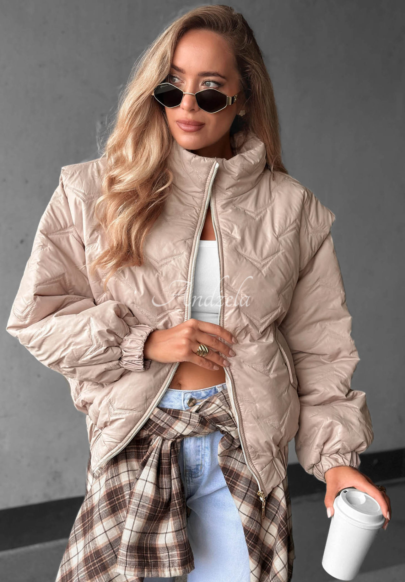 Krátká prošívaná bomber bunda Drizzle Days béžová