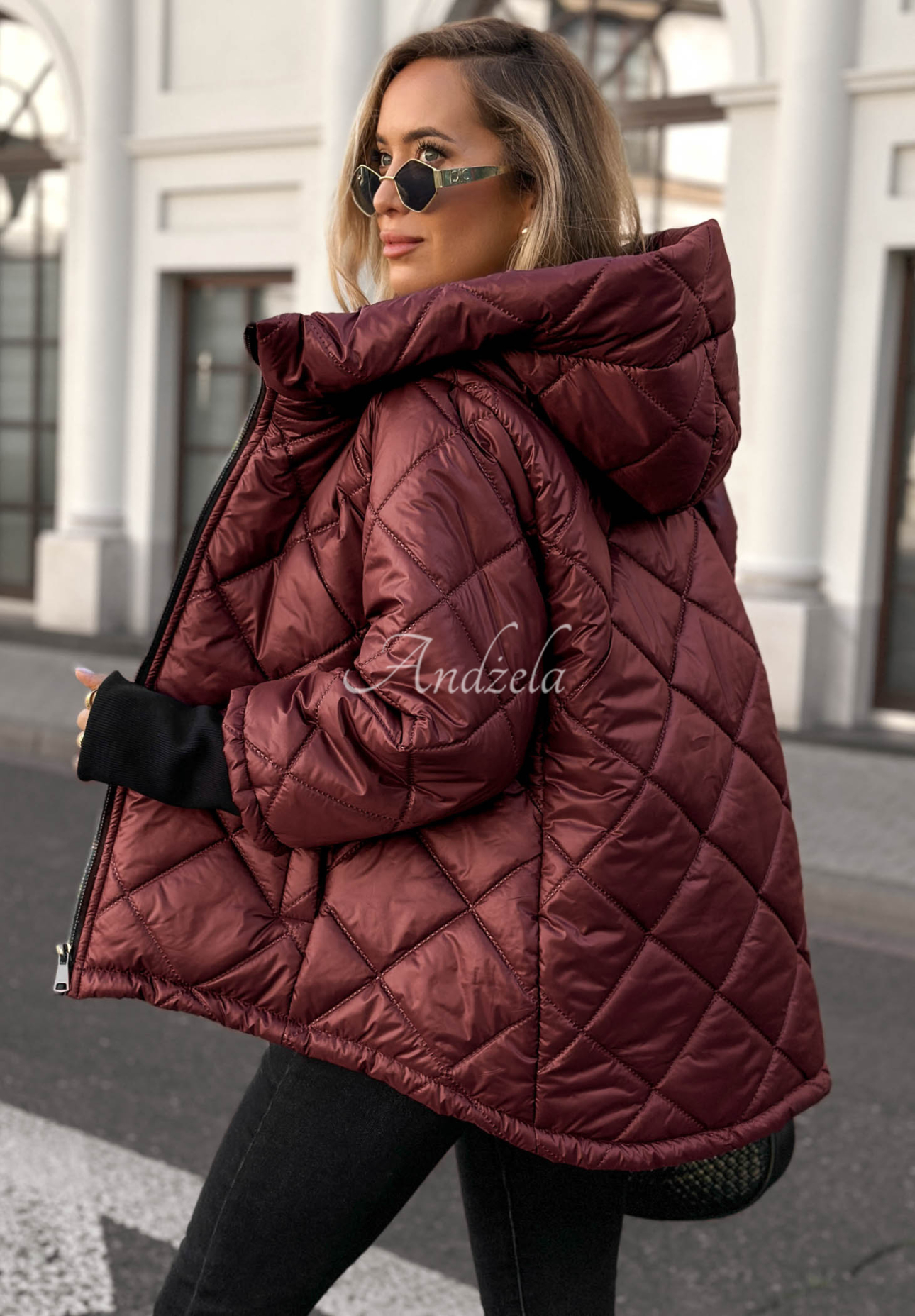 Prošívaná bunda s kapucí Rainy Sunday vínová
