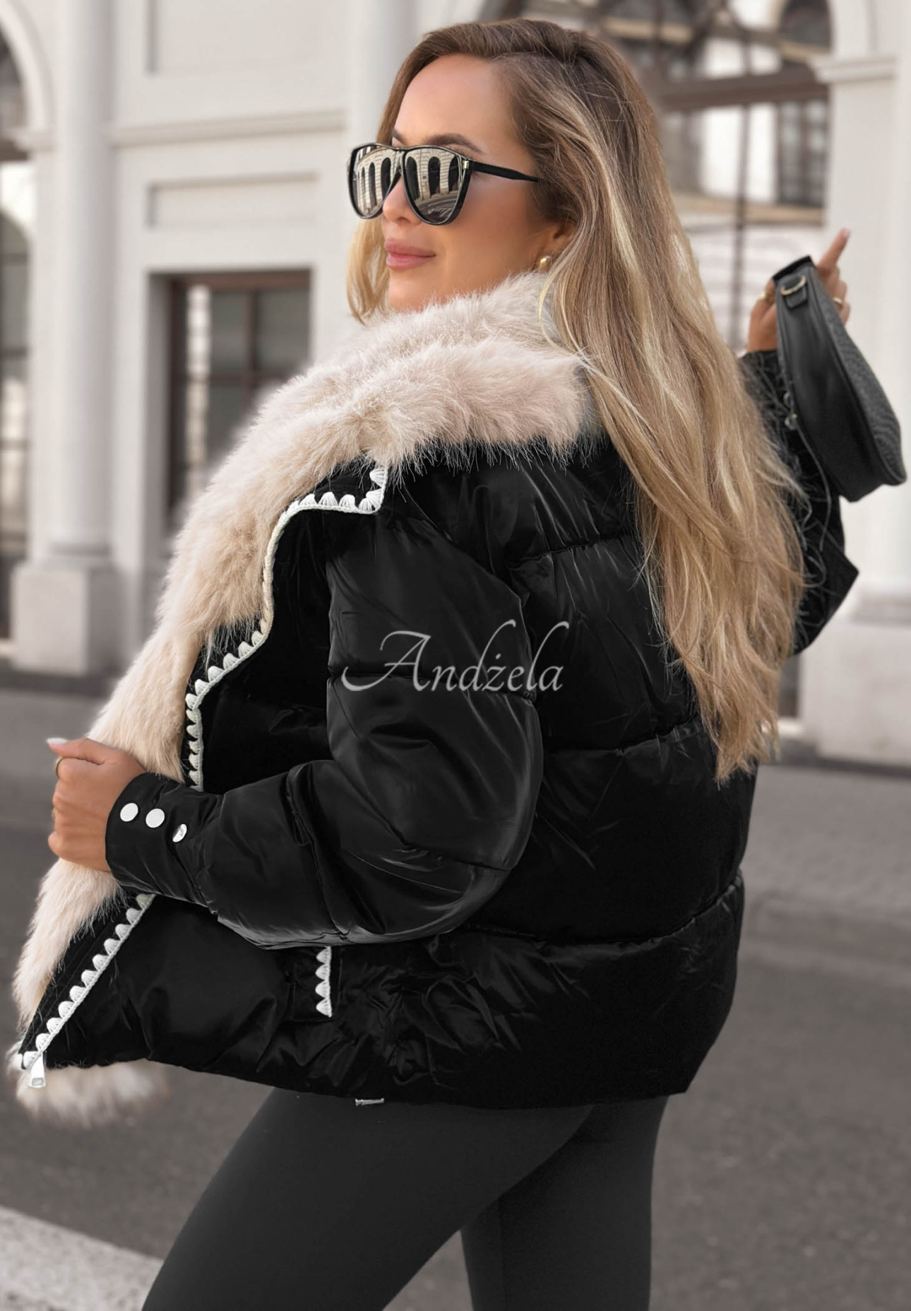 Krátká prošívaná bunda s kožíškem Alpine Cozy černá