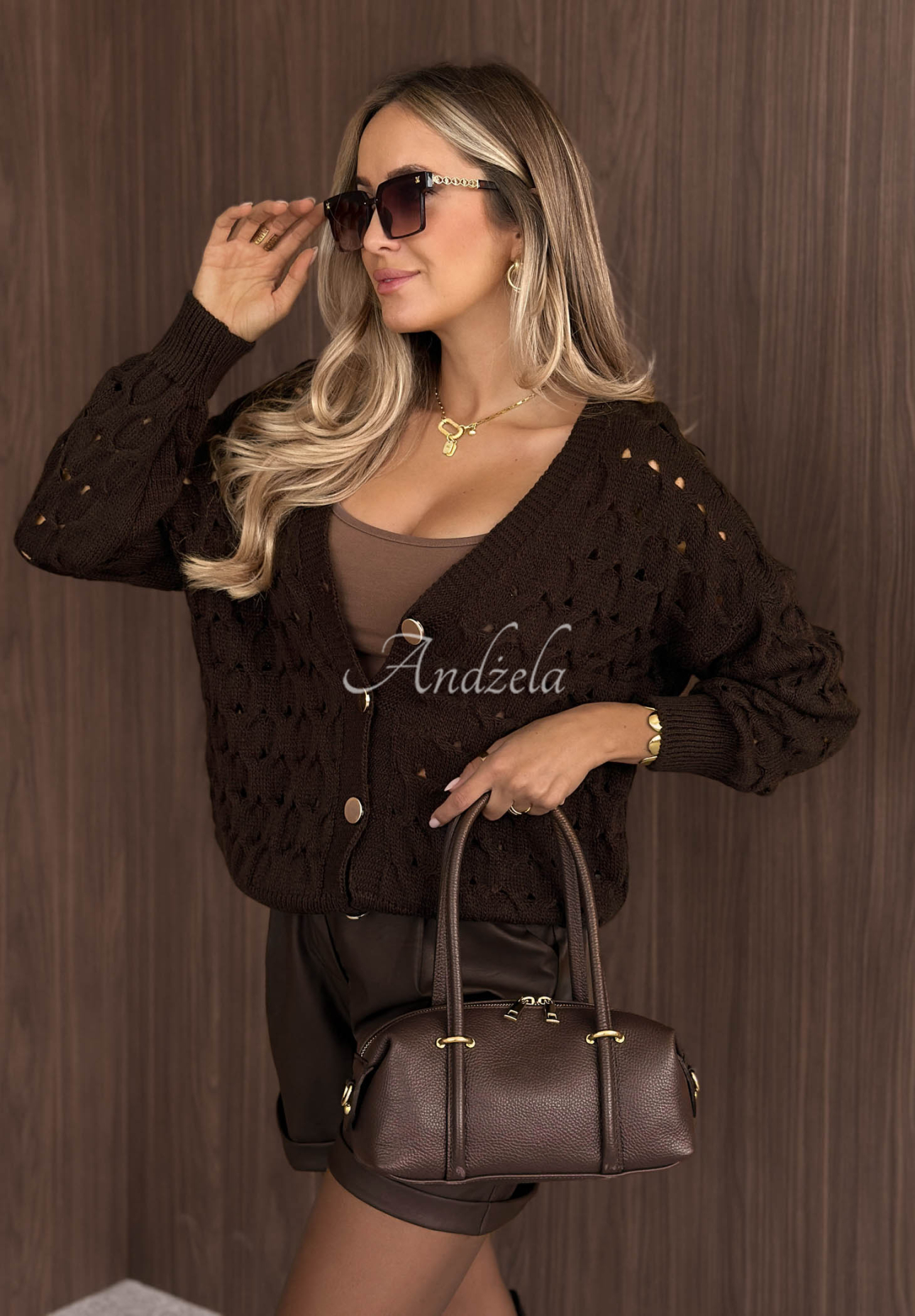 Krátký ažurový kardigan se zapínáním Knit Haven čokoládový